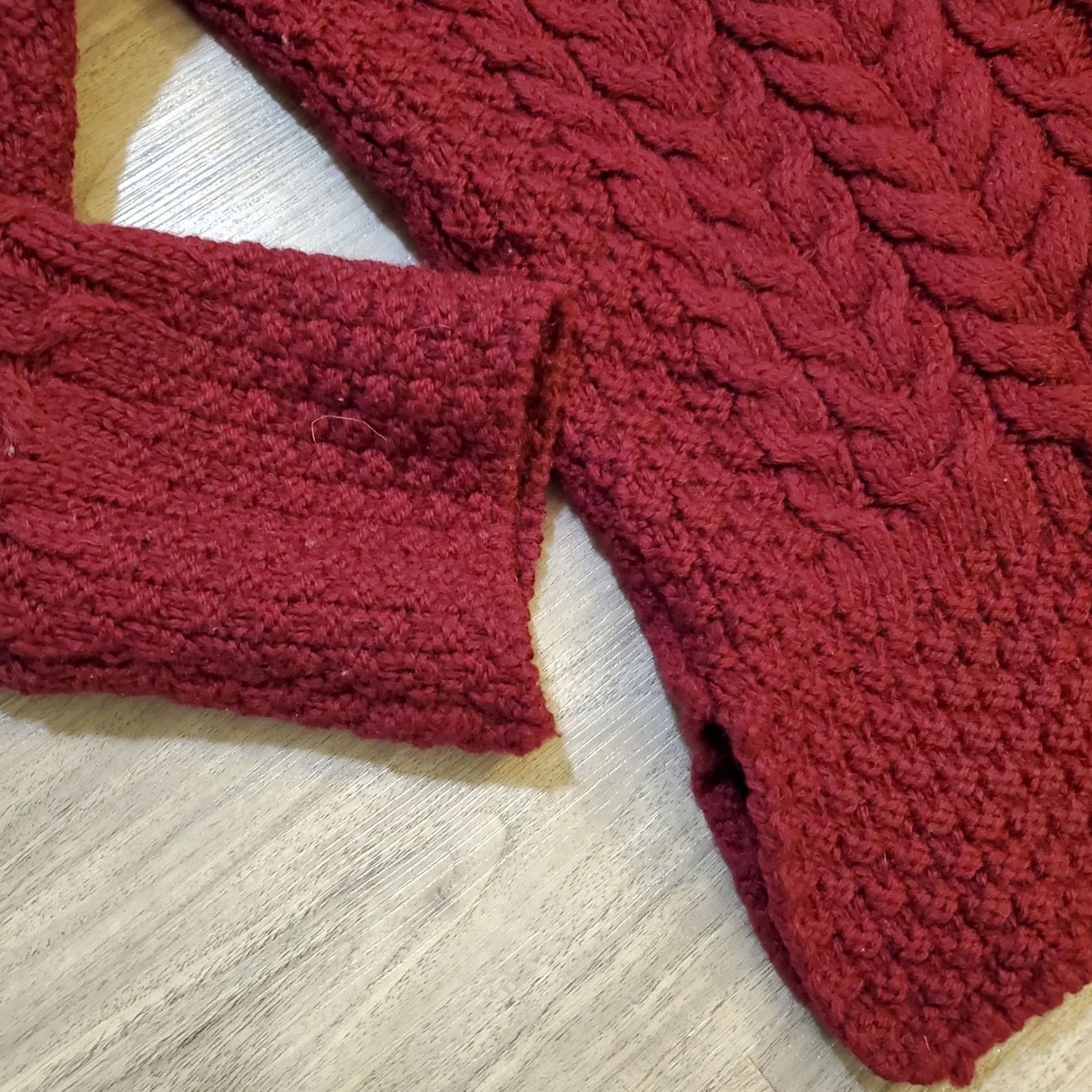 Market VINTAGE Aran Market Ireland Womens Sweater S Merino Wool Cable Knit Wine Red 80s Classic Size S / US 4 / IT 40 - 4 Thumbnail