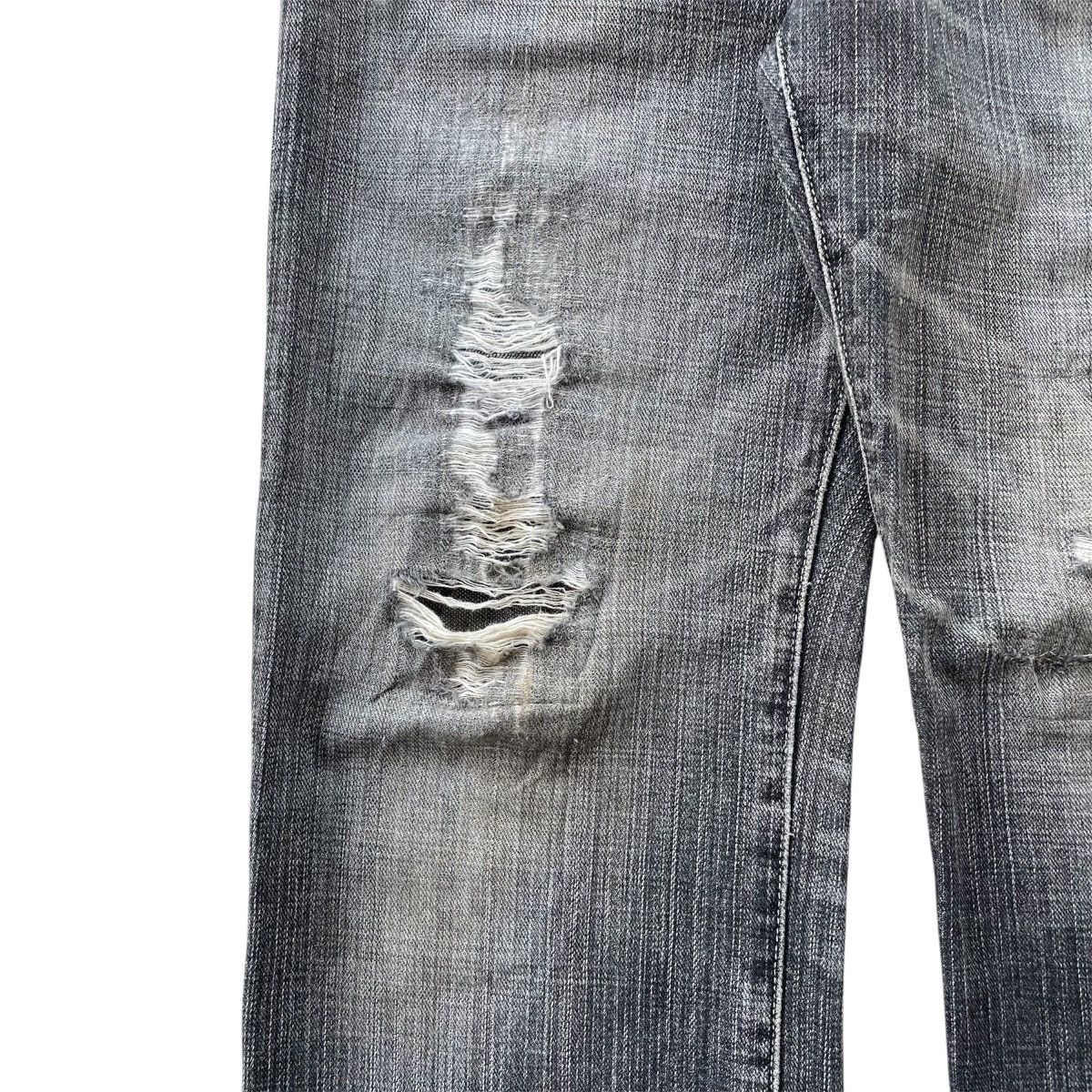 Uniqlo Vintage Uniqlo - Buckle Back Distressed Jeans Size US 30 / EU 46 - 8 Thumbnail