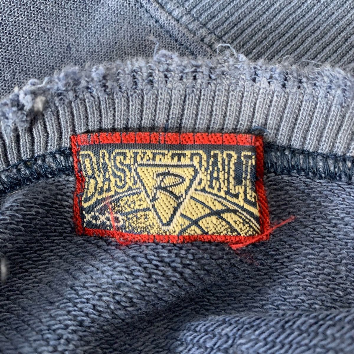 NBA Vintage Distressed Basketball NBA Amori Yamada Sweatshirt Size US L / EU 52-54 / 3 - 9 Thumbnail