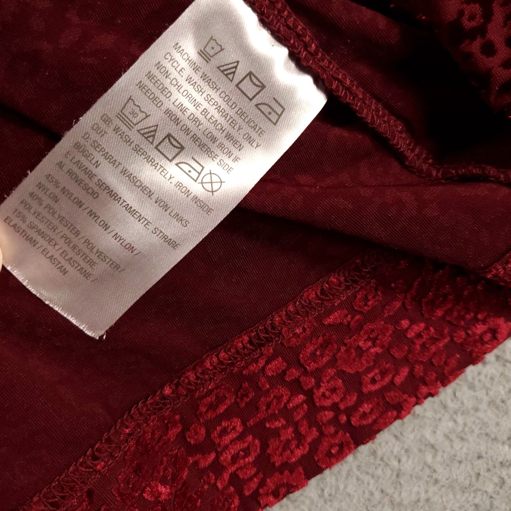 Isaac Mizrahi Womens Velvet Cardigan Size Large Burgundy Animal Print Open Front Soft Comfort Size L / US 10 / IT 46 - 6 Thumbnail