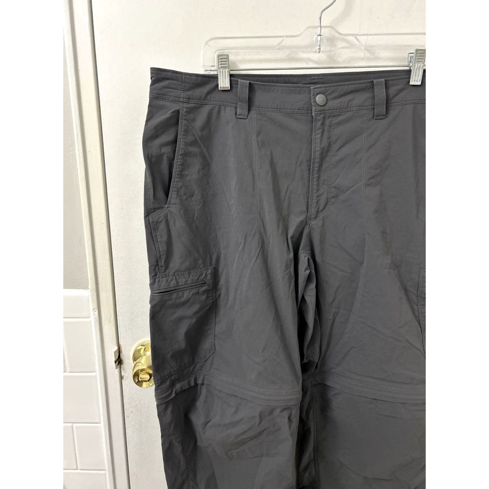 Vintage LL Bean Vista Trekking Pants Mens 38x32 Gray Zipper Convertible Quick Dry Cargo Pockets Outdoor 【XS? not included】 Size US 38 / EU 54 - 4 Thumbnail