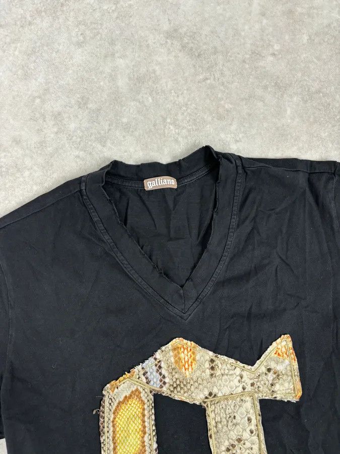 John Galliano John Galliano V Neck Snakeskin Effect G T-Shirt Size US M / EU 48-50 / 2 - 4 Thumbnail