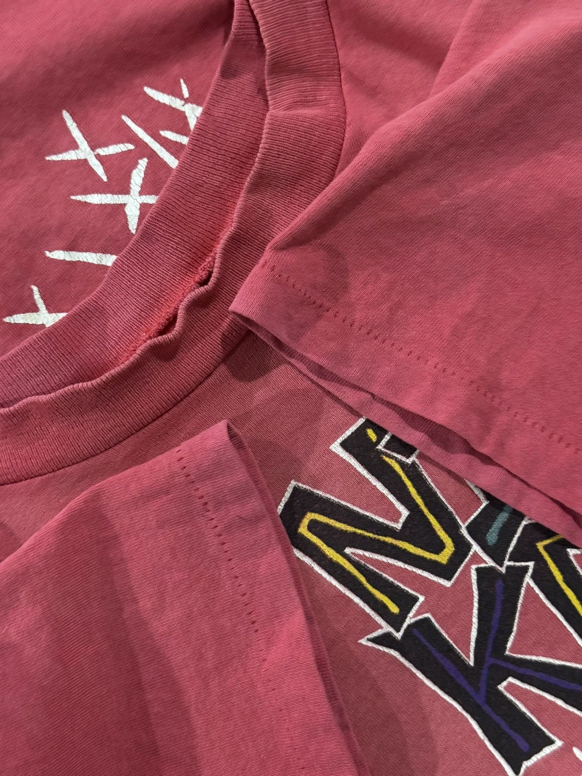 Nike Vintage Rare 90s Nike Basketball T-Shirt Distressed Fit Size US M / EU 48-50 / 2 - 9 Thumbnail