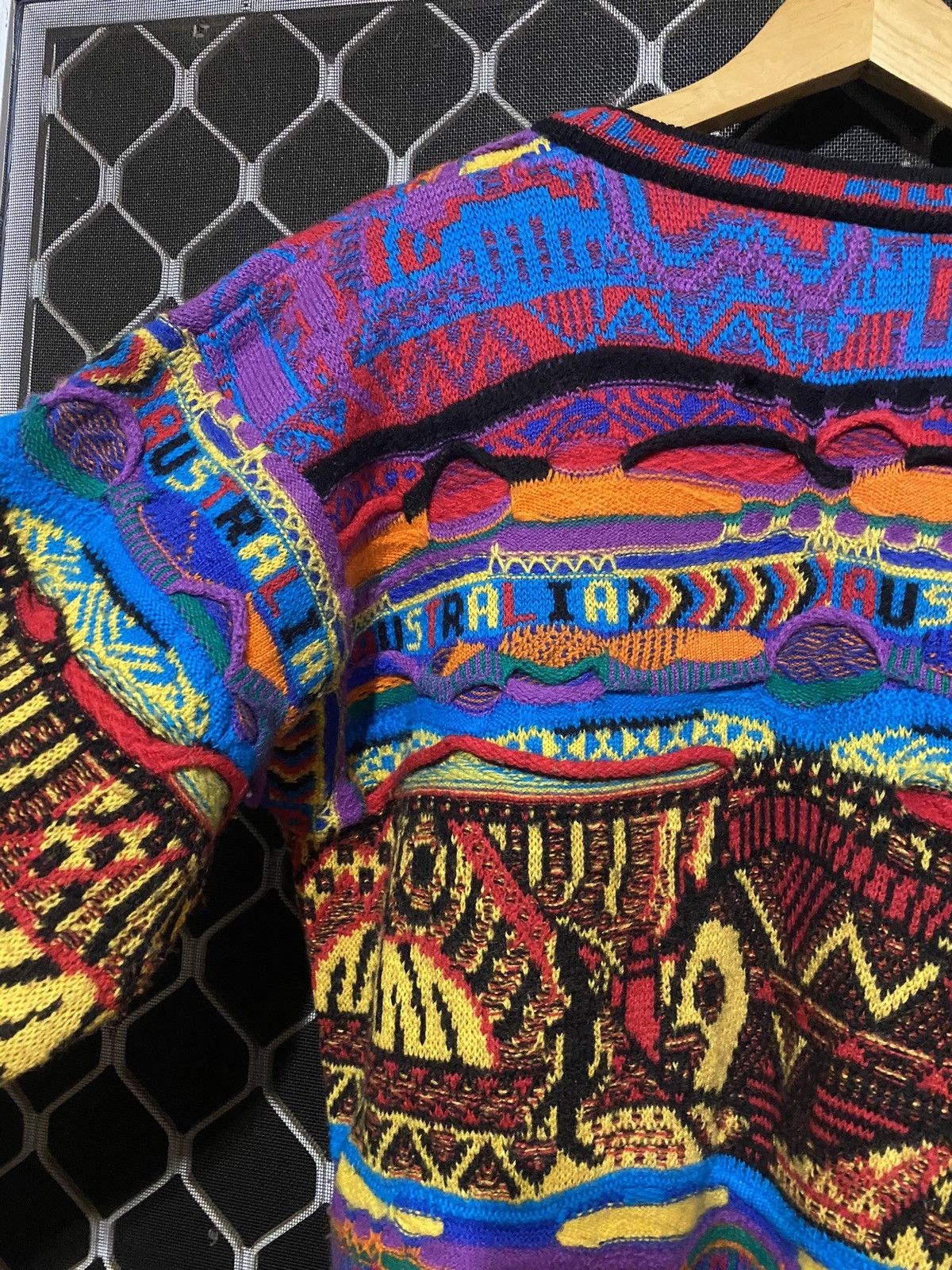 Coogi Vintage Cuggi/Coogi special edition Australia decal sweater Size US S / EU 44-46 / 1 - 5 Thumbnail