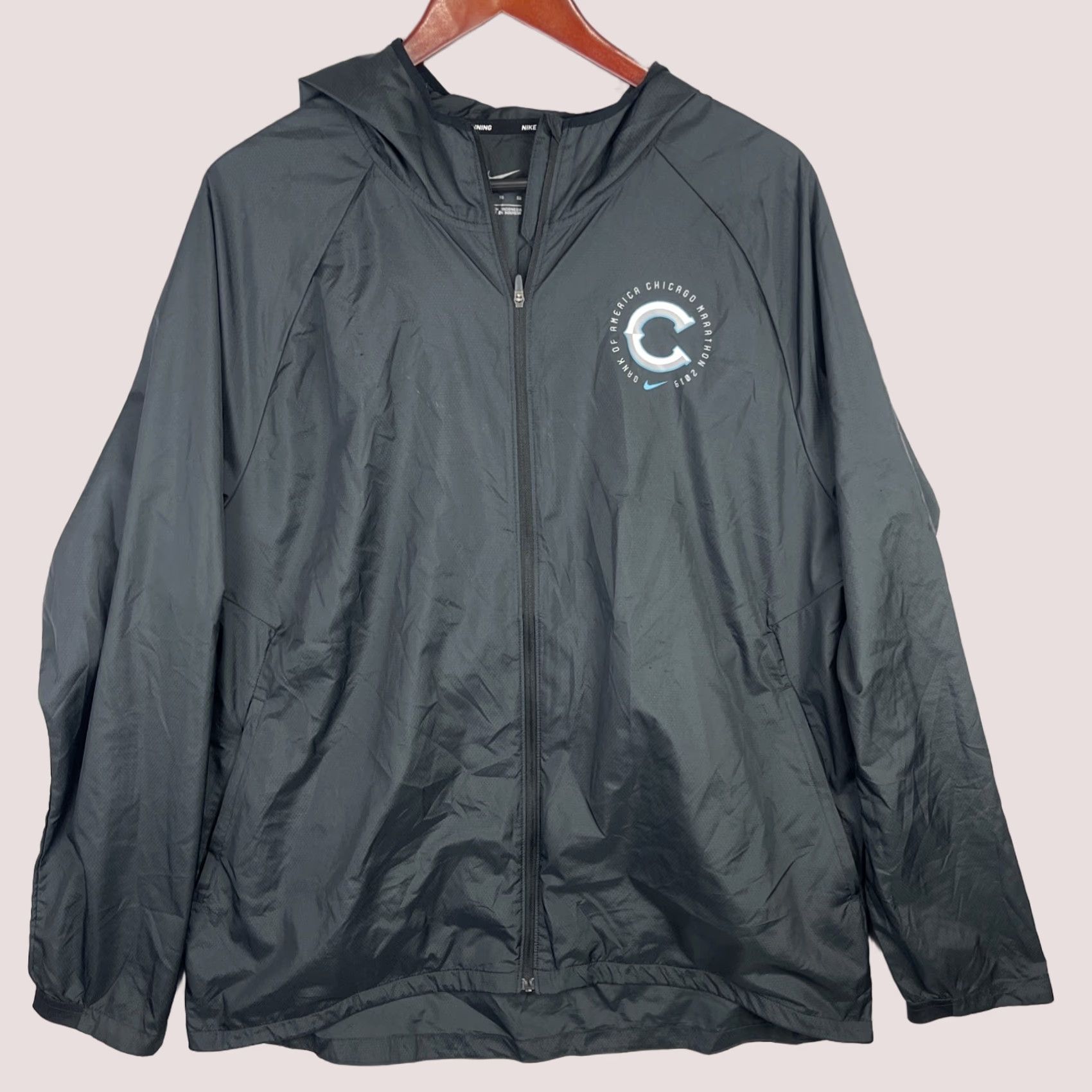 Nike Nike Windrunner Jacket Mens XL Black Chicago Marathon 2019 Hooded Zip Up Windrunner CK0769 Size US XL / EU 56 / 4 - 1 Thumbnail