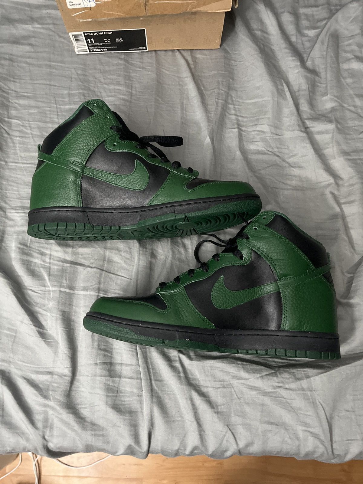 Nike ‘12 Gorge Green Dunk High Size US 11 / EU 44 - 3 Thumbnail