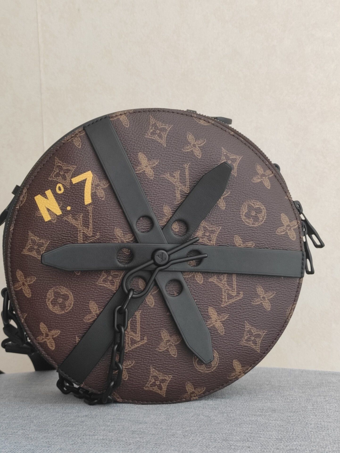 Louis Vuitton Louis Vuitton 22SS Monogram Tire Bag Size ONE SIZE - 1 Thumbnail