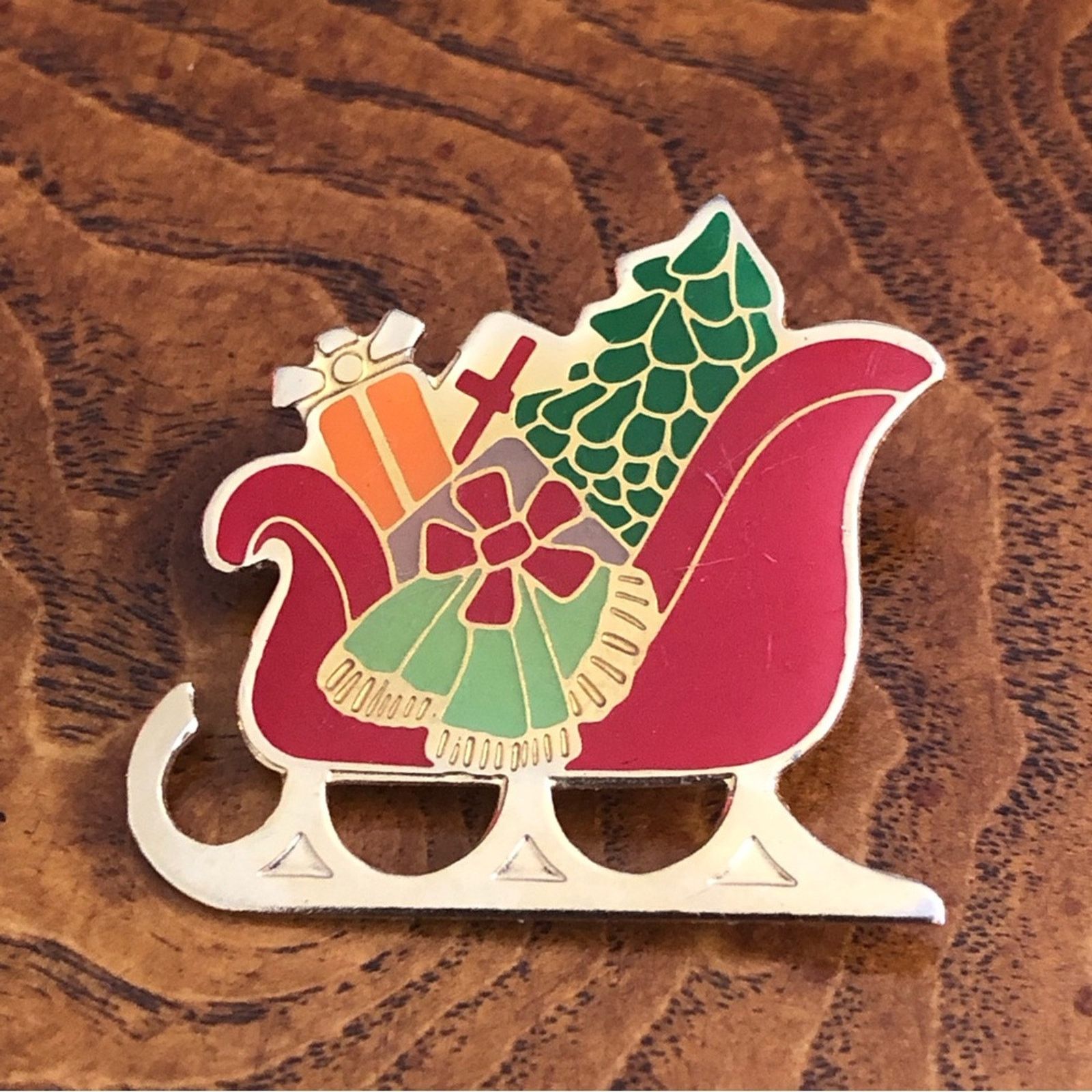 Vintage Vintage enamel Christmas sleigh brooch pin Size ONE SIZE - 1 Thumbnail