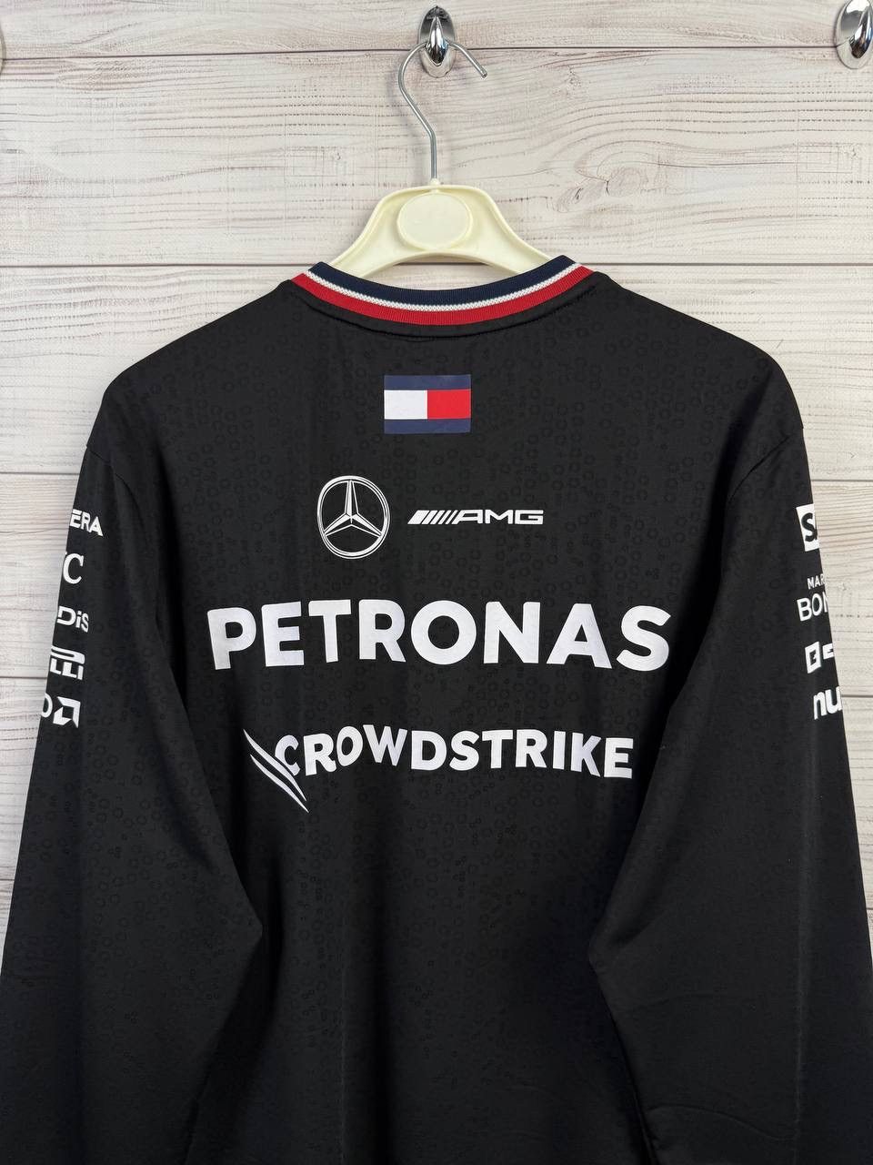 Formula 1 Mercedes AMG Petronas Racing Long Sleeve Size US L / EU 52-54 / 3 - 9 Thumbnail