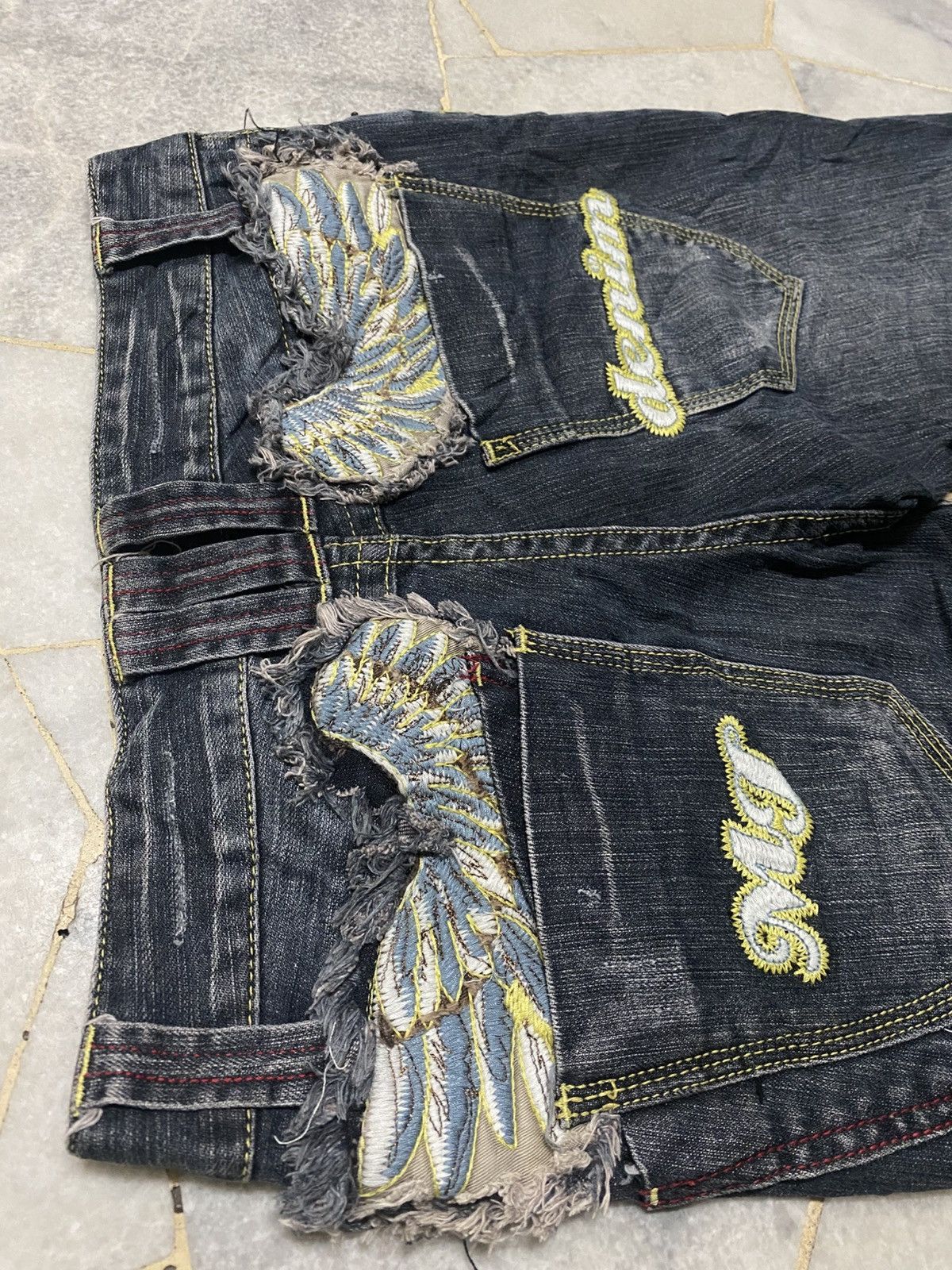Japanese Brand Vintage Embroidered Wing Denim Jeans (Y2K Style) Size 30" / US 8 / IT 44 - 3 Thumbnail