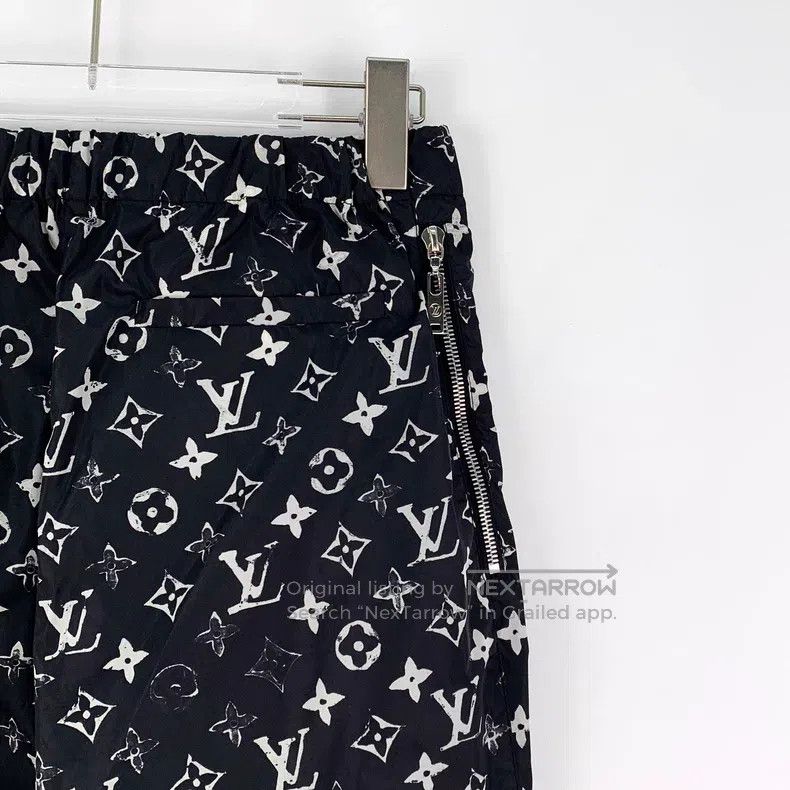 Louis Vuitton Louis Vuitton Black logo presbyopic full print corset casu Size US 34 / EU 50 - 5 Thumbnail