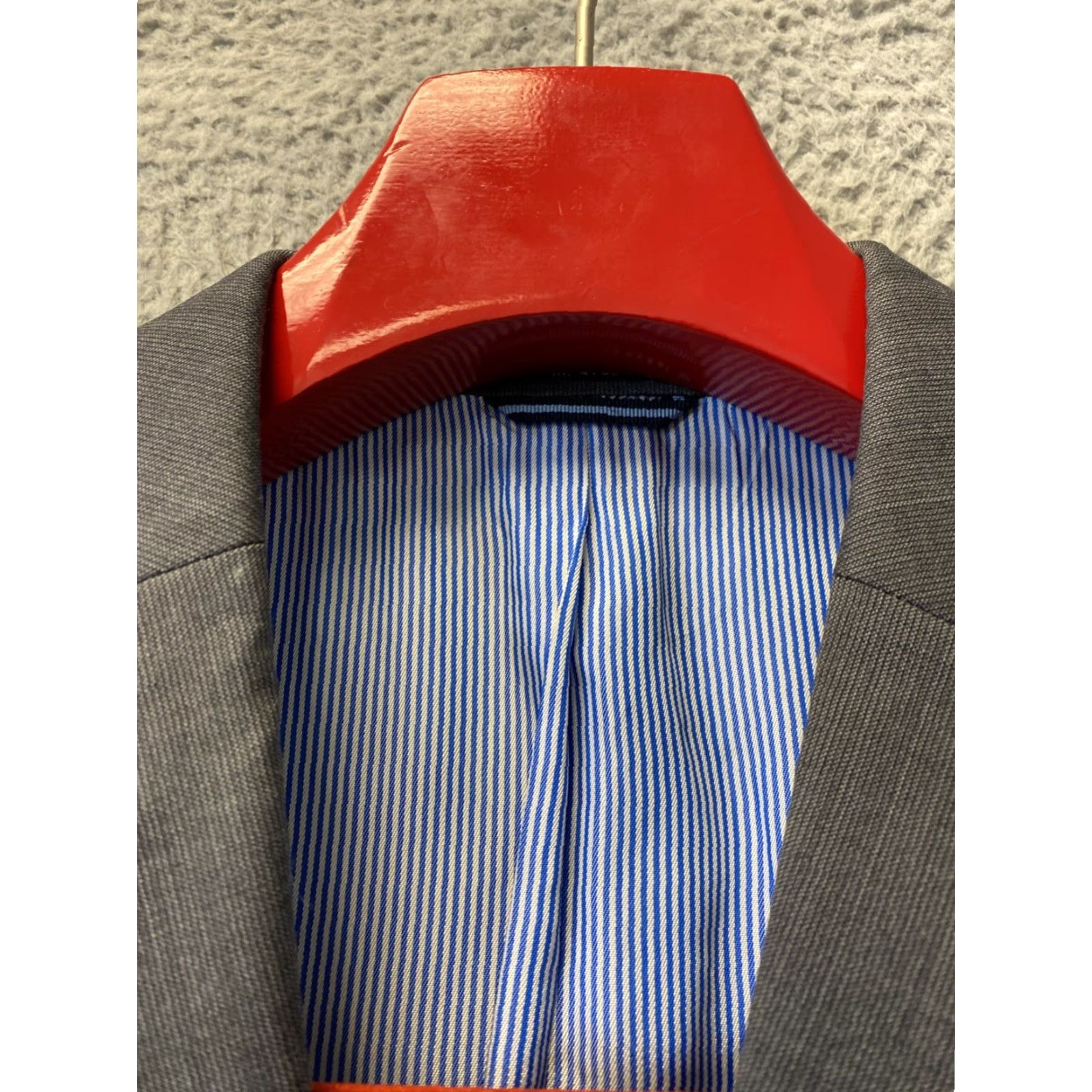 Tommy Hilfiger TOMMY HILFIGER Men's Gray Modern Fit Tuxedo Suit 40R Jacket & 34x32 Pants - Solid Wool Blend - Two Button - Sports Theme Size 40R - 3 Thumbnail