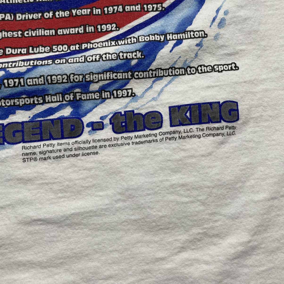 Chase Authentics × NASCAR × Vintage Vintage NASCAR Racing AOP Tshirt Richard Petty 2004 Skater Size US XL / EU 56 / 4 - 5 Thumbnail