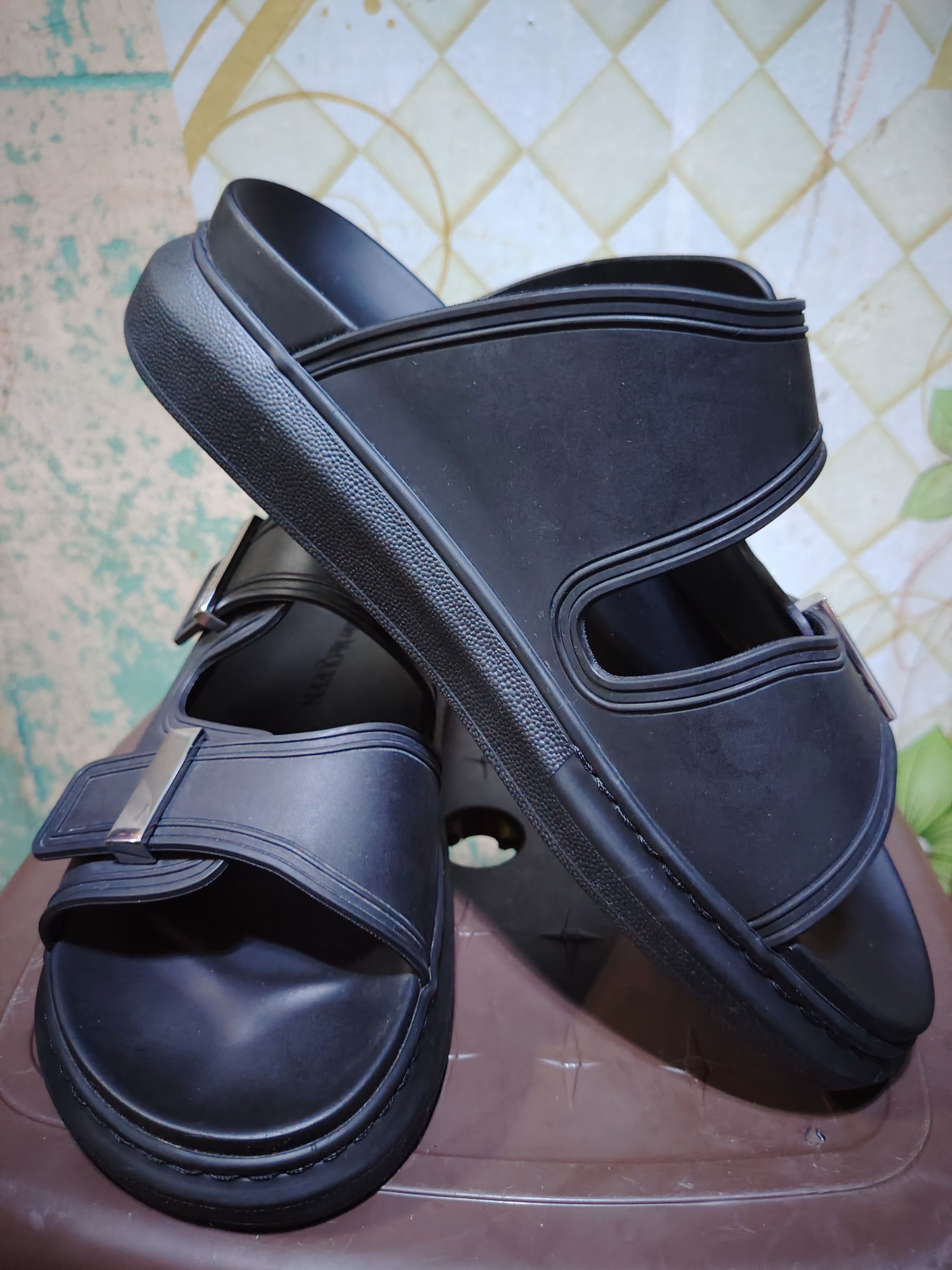 Alexander McQueen Alexander McQueen Rubber Slides Size US 8 / EU 41 - 2 Thumbnail