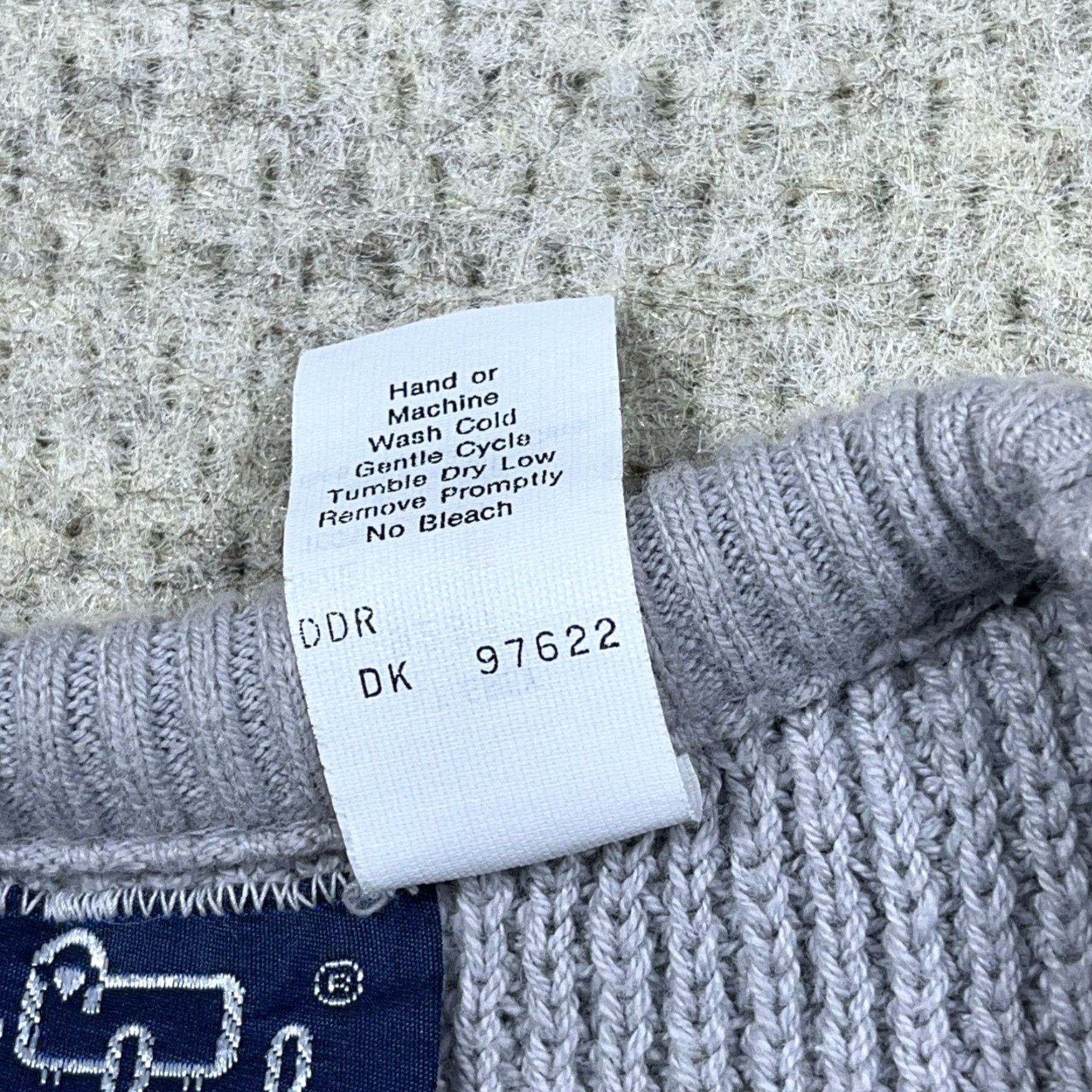 Vintage VINTAGE Woolrich Sweater Women M Gray 90s American Pullover Knit V-Neck Woolrich Woolrich Size M / US 6-8 / IT 42-44 - 6 Thumbnail