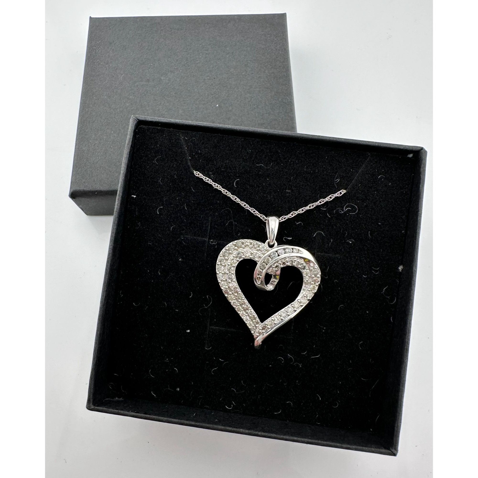 Other Stunning 1 Ct Natural Diamond Heart Shaped Pendant with Chai Size ONE SIZE - 17 Thumbnail