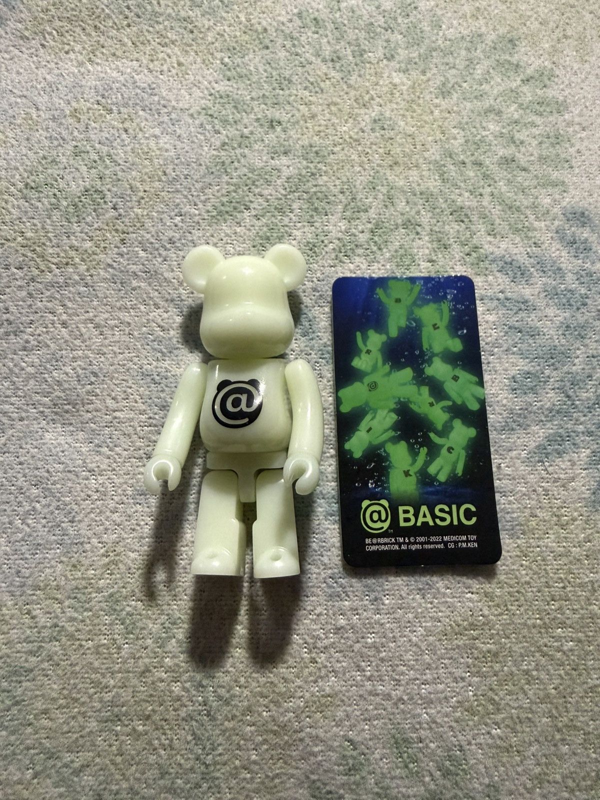 Medicom Toy Medicom Bearbrick Series 44 Basic @ Glow In Size ONE SIZE - 1 Thumbnail