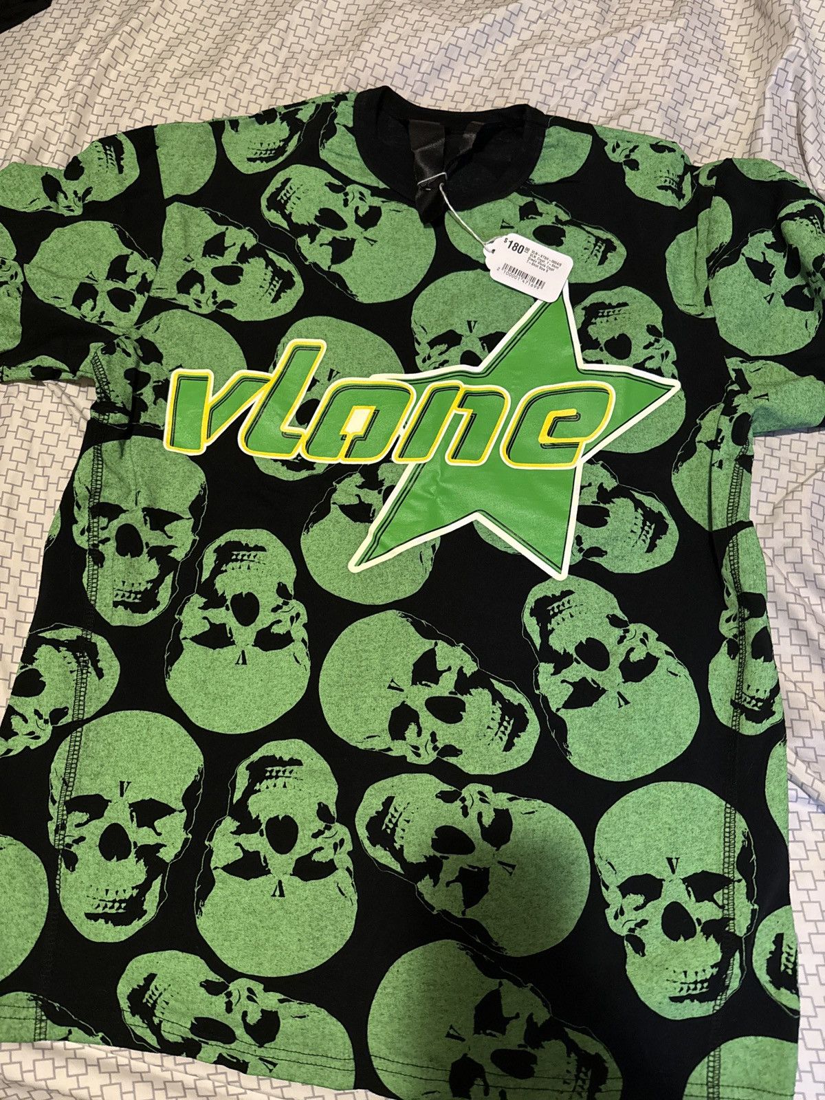 Vlone Vlone Crypt T Short Size US S / EU 44-46 / 1 - 1 Thumbnail