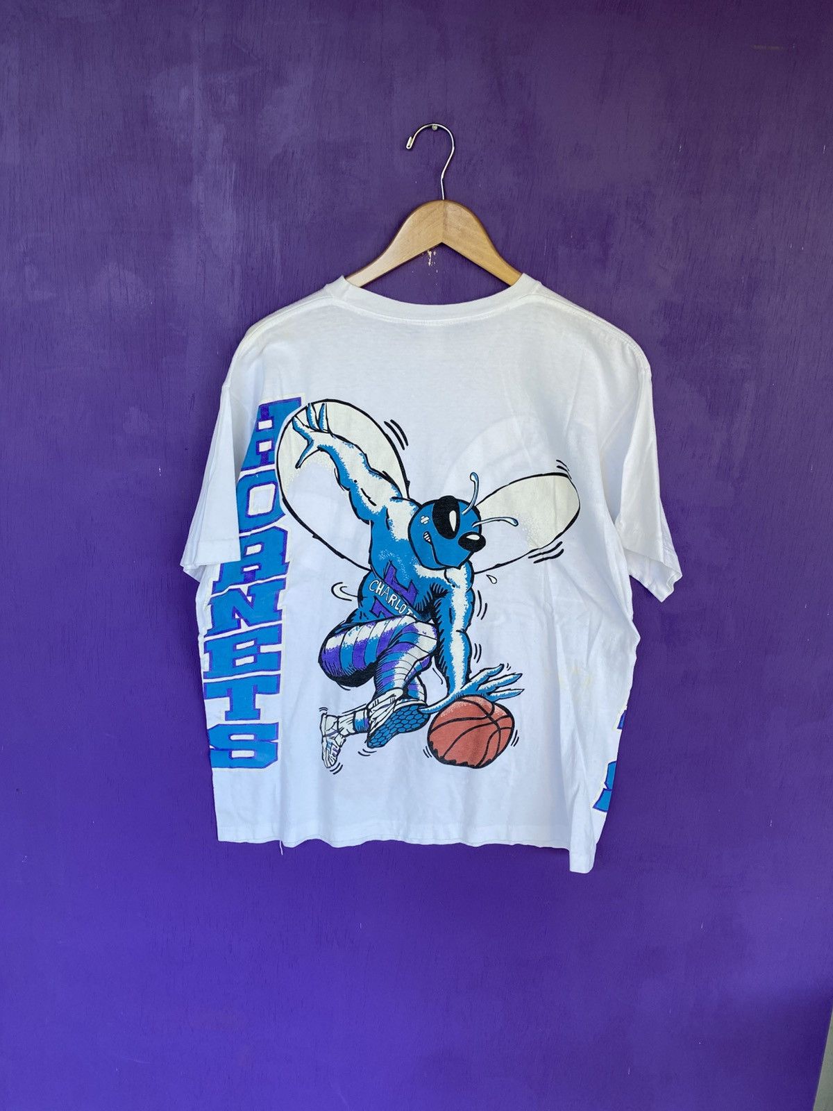 NBA Vintage 90s Charlotte hornets mascot big print t-shirt Size US L / EU 52-54 / 3 - 2 Thumbnail