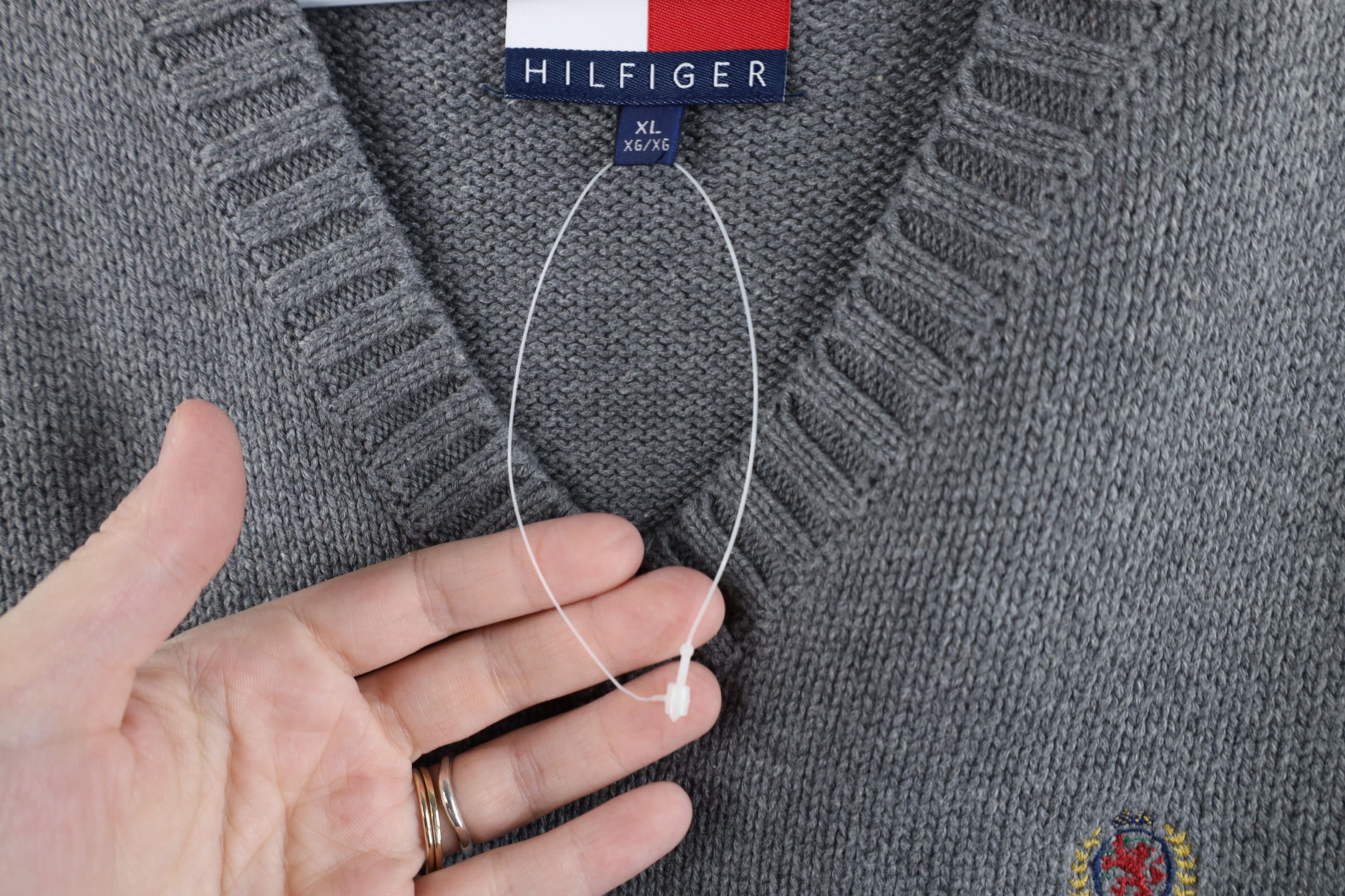Tommy Hilfiger × Vintage Deadstock Vintage 90s Tommy Hilfiger Crest Knit Sweater Vest Size US XL / EU 56 / 4 - 5 Thumbnail