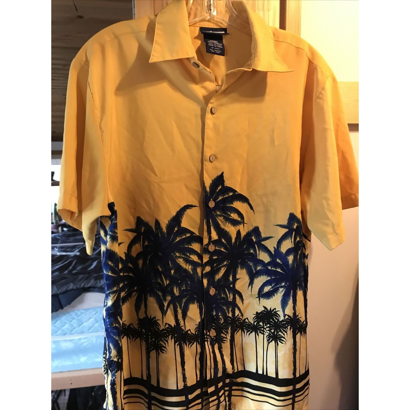 Other Extreme Gear Men's M Yellow Palm SS Polyester Hawaiian Shirt Size US M / EU 48-50 / 2 - 6 Thumbnail