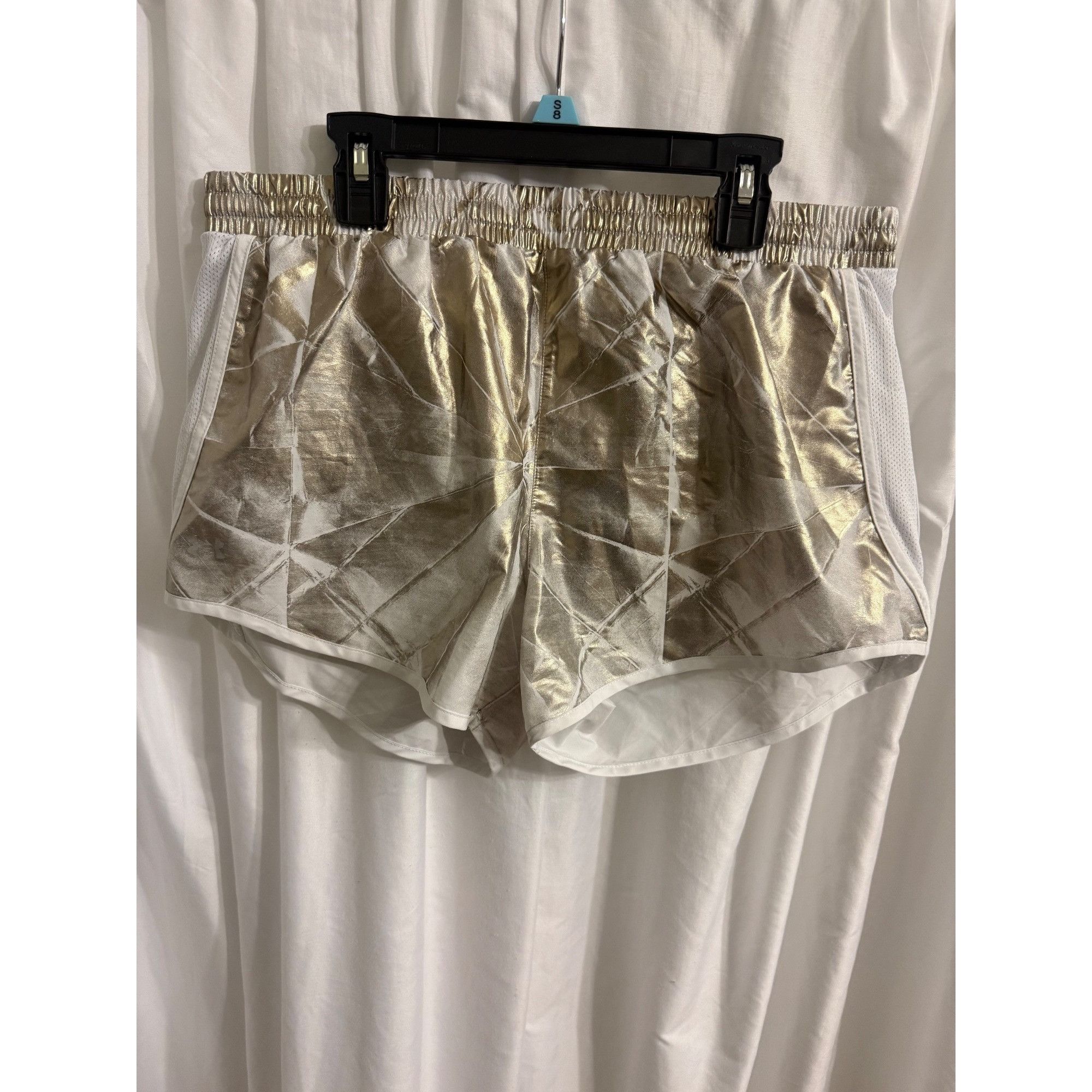 Under Armour Under Armour Womens Metallic Gold Running Shorts Loose Fit H Size 28" / US 6 / IT 42 - 1 Thumbnail