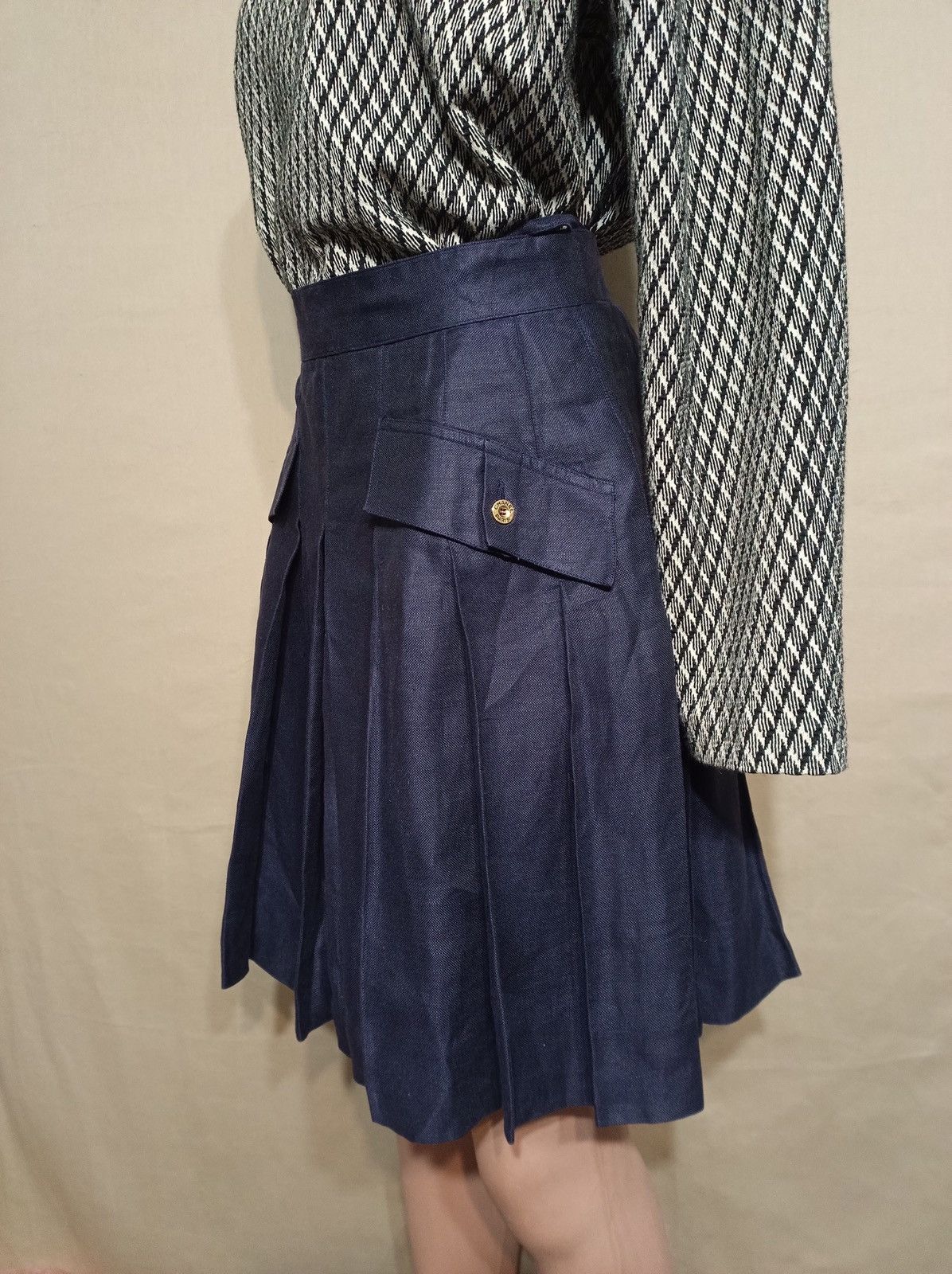 Chanel × Vintage CHANEL Vintage Navy Blue Pleated Skirt Size 26" / US 2 / IT 38 - 6 Thumbnail