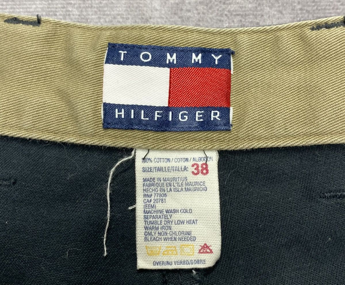 Tommy Hilfiger 90’s Vintage Tommy Hilfiger Black Chino Crest Logo Shorts Size US 38 / EU 54 - 3 Thumbnail