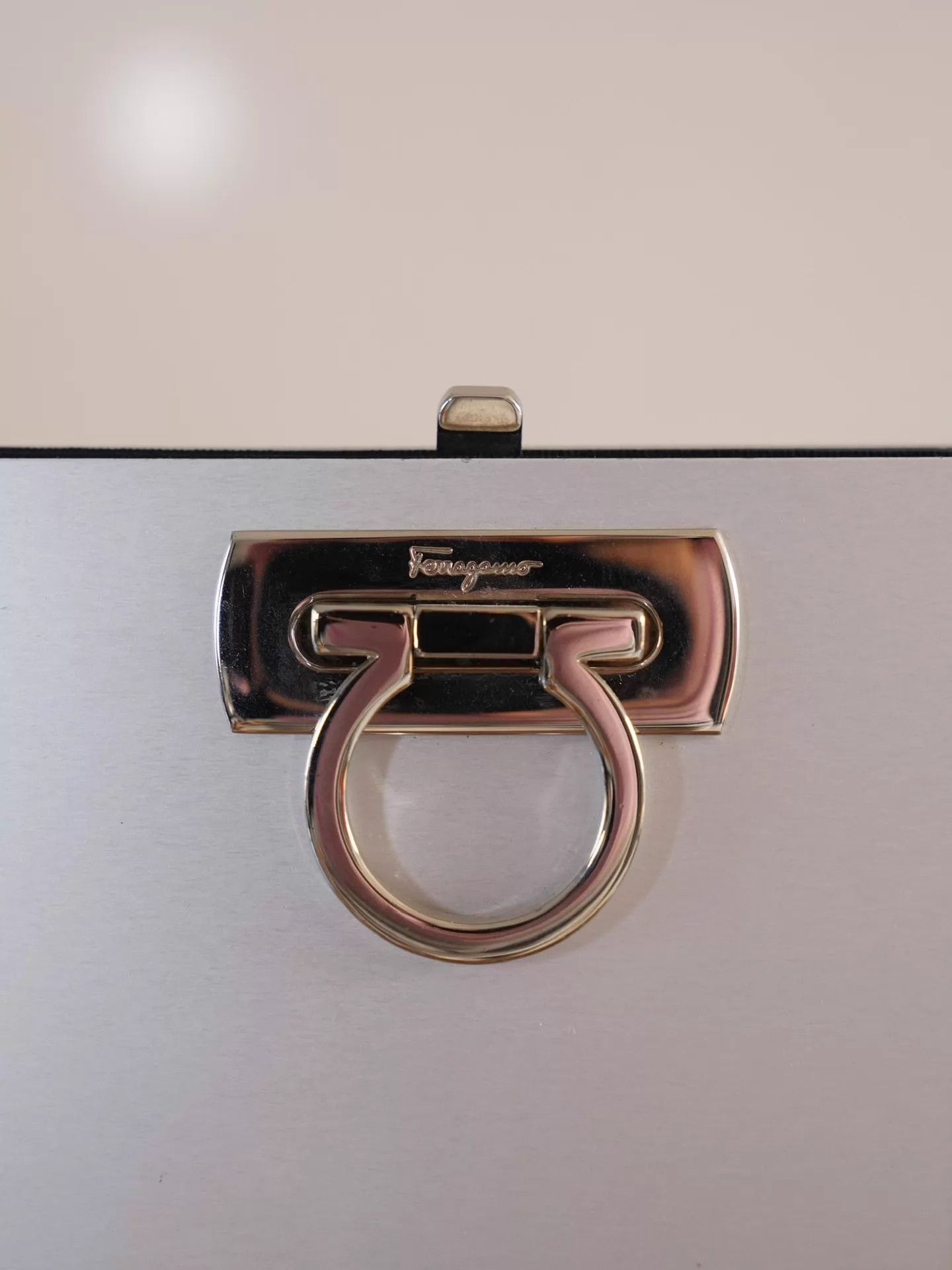 Salvatore Ferragamo Ferragamo Aluminum Limited Horsebit Silver Shoulderbag Size ONE SIZE - 7 Thumbnail