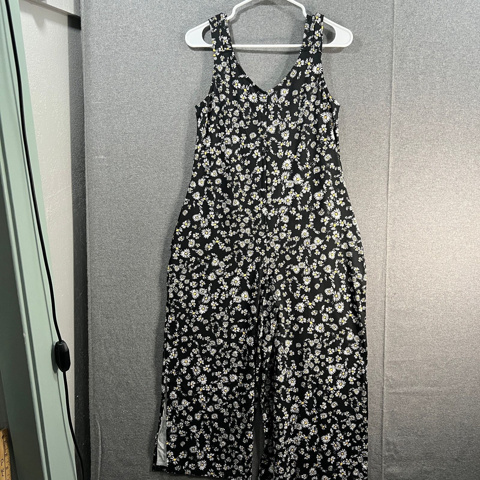 Other Cuddl Duds Petite Wide Leg Flexwear V-Neck Size S / US 4 / IT 40 - 13 Thumbnail