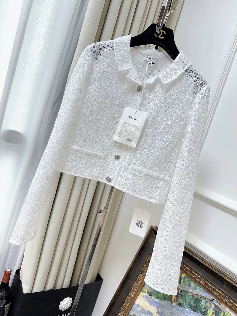 Chanel 24S spring and summer show white moonlight white se