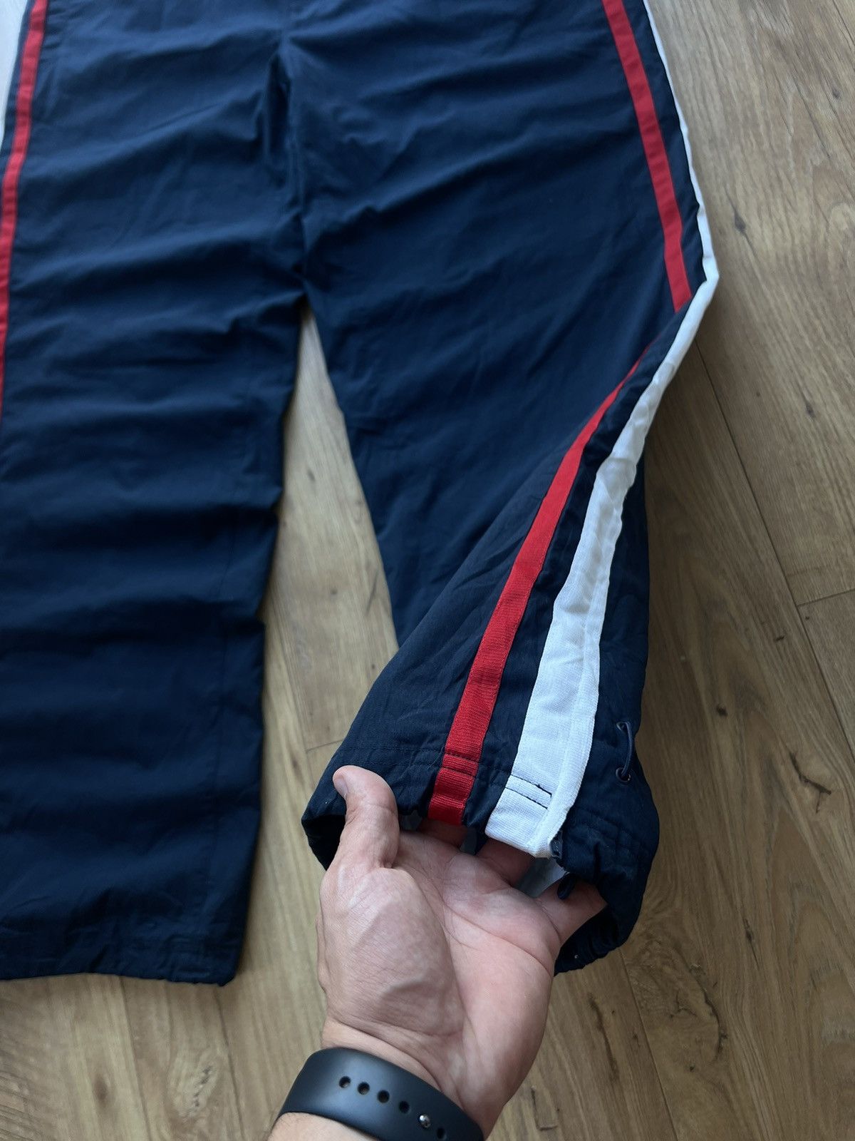 Nike 00’s NIKE BAGGY Y2K SWOOSH LOGO TRACK PANTS VINTAGE Size US 36 / EU 52 - 4 Thumbnail
