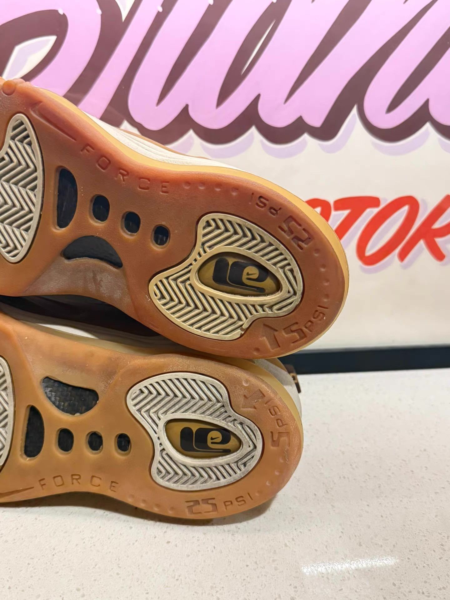 Nike Nike Total Air Foamposite Max basketball sneakers。Ｑ20 Size US 8.5 / EU 41-42 - 4 Thumbnail