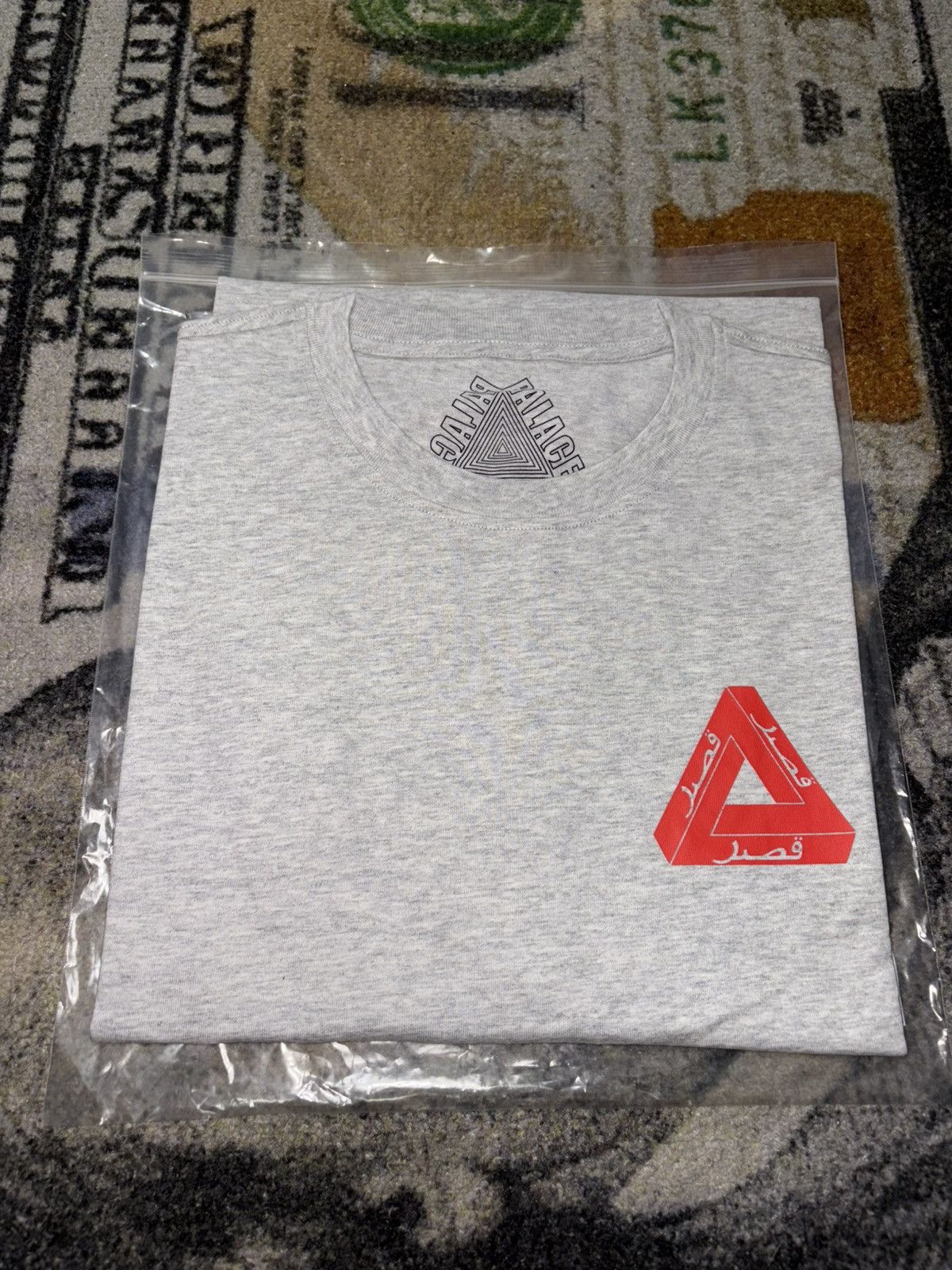 Palace Palace Arabic Tri Lingual T-Shirt Grey Size US S / EU 44-46 / 1 - 1 Thumbnail