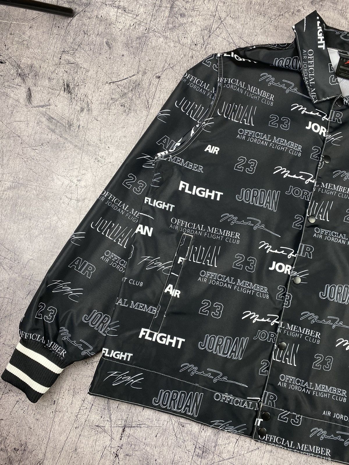 Jordan Brand × Nike Nike Air Jordan Satin Coaches Jacket Size S Size US S / EU 44-46 / 1 - 3 Thumbnail