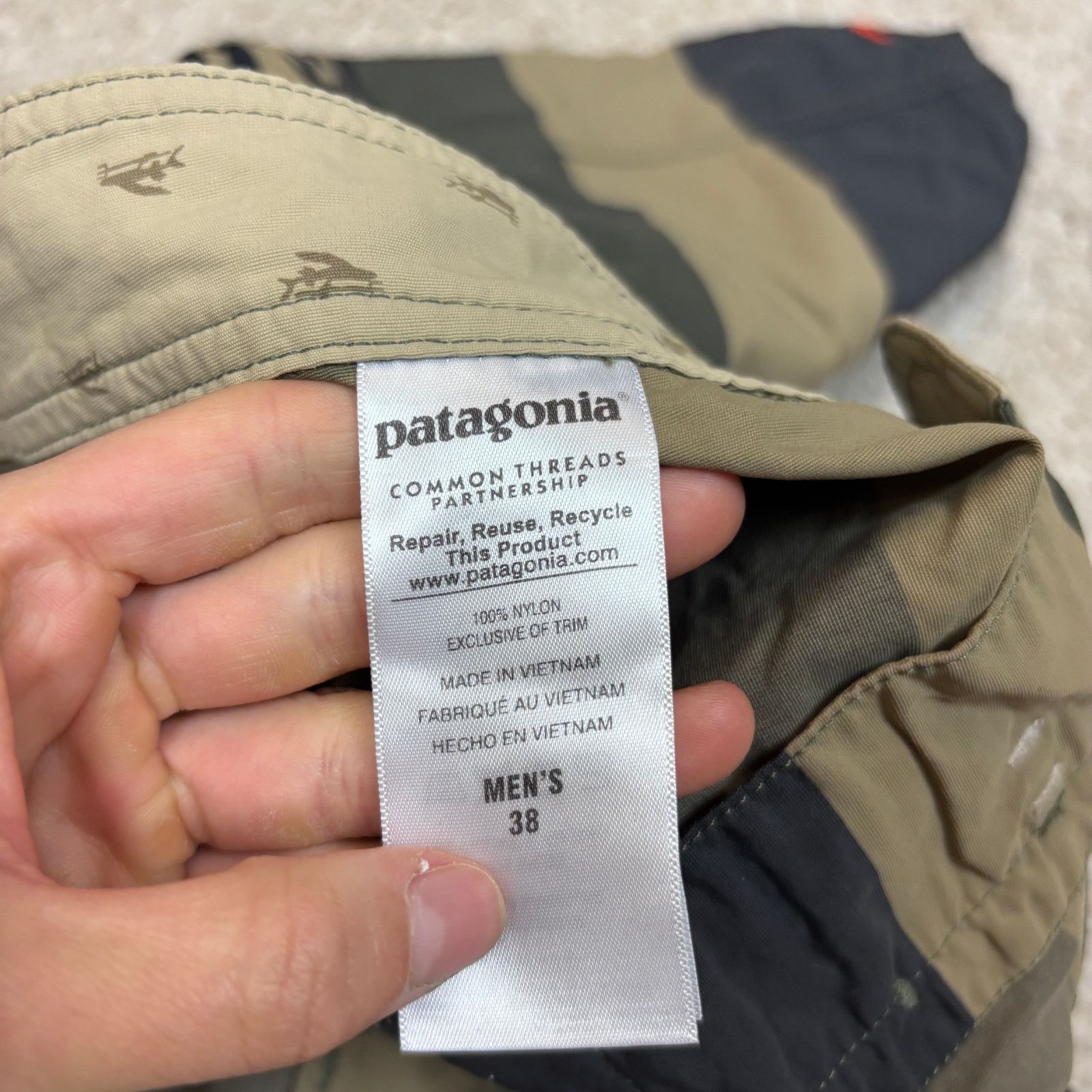 Patagonia Patagonia Printed Wavefarer 8" Board Shorts 38 Fitz Stripe Size US 38 / EU 54 - 7 Thumbnail