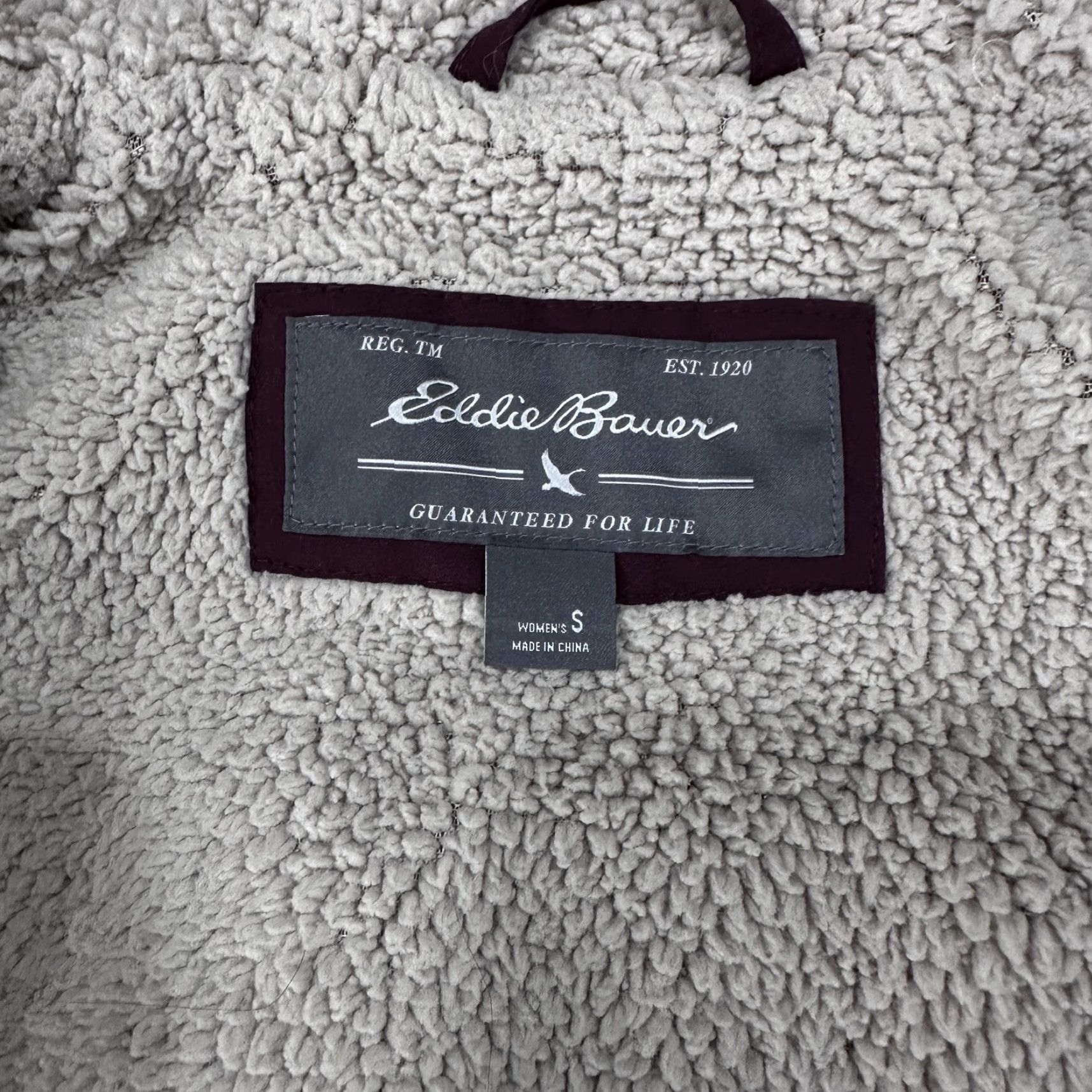 Eddie Bauer Eddie Bauer Quilted Vest S Burgundy Hooded Lined Pockets Full Zip Women's Vest Size S / US 4 / IT 40 - 2 Thumbnail