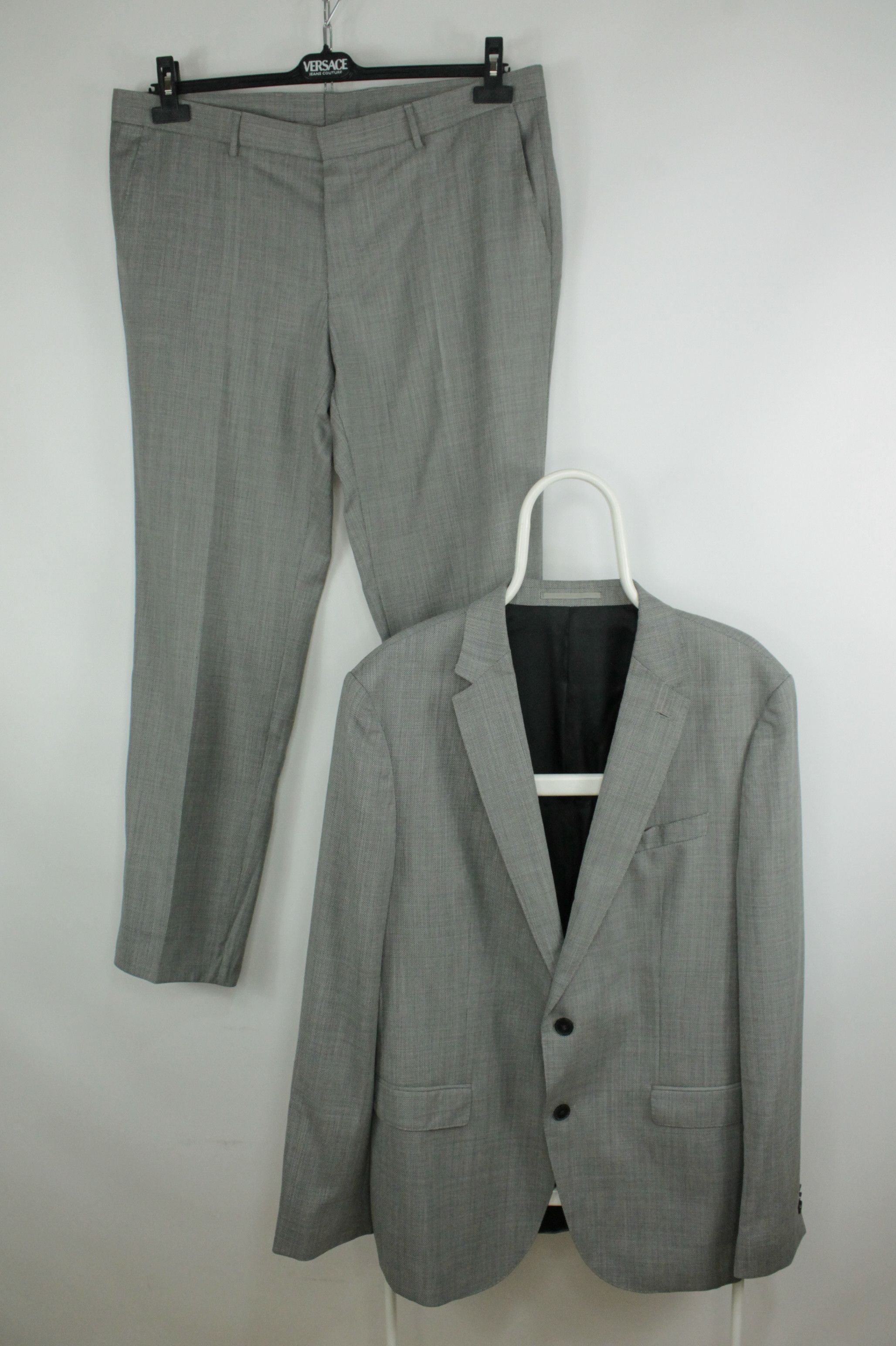 Hugo Boss Hugo Boss Novan5/Ben2 Slim Fit Gray Light 140's Wool Suit Size 44R - 1 Thumbnail