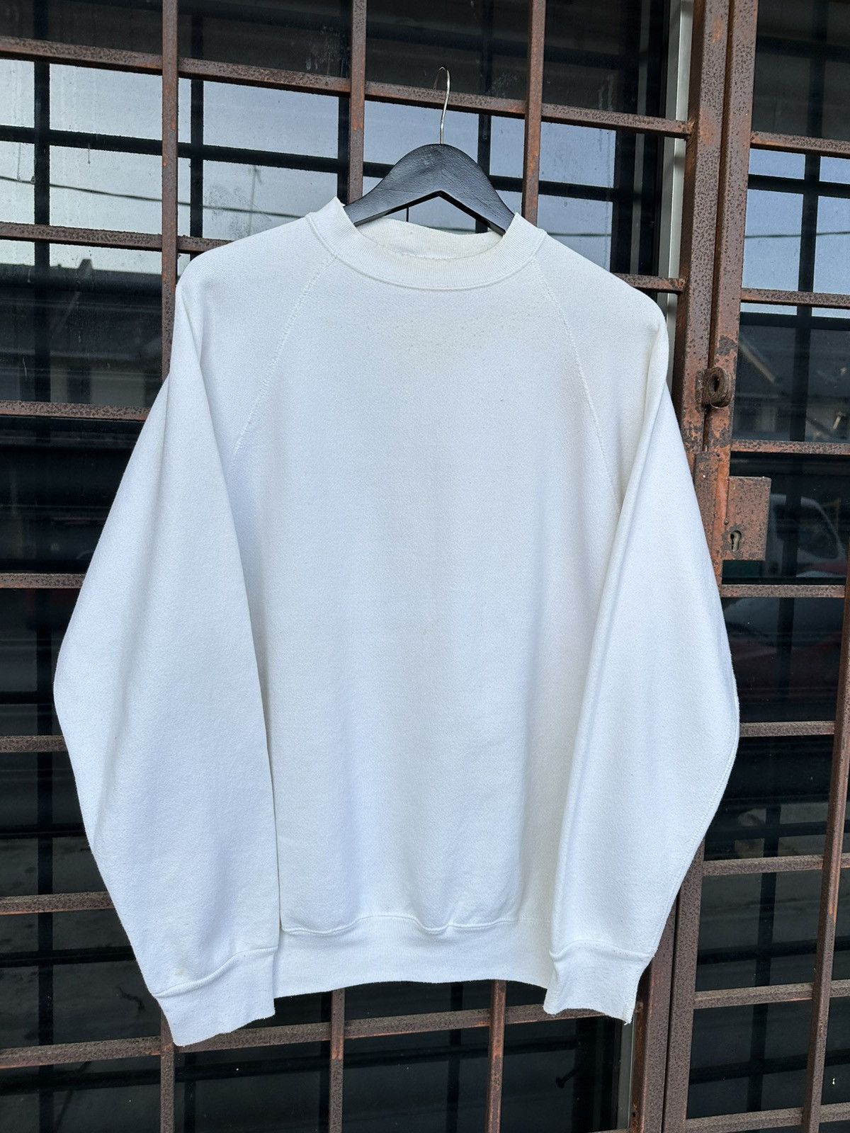 Vintage Vintage Discuss Athletics Plain Boxy Crewneck Size US L / EU 52-54 / 3 - 3 Thumbnail