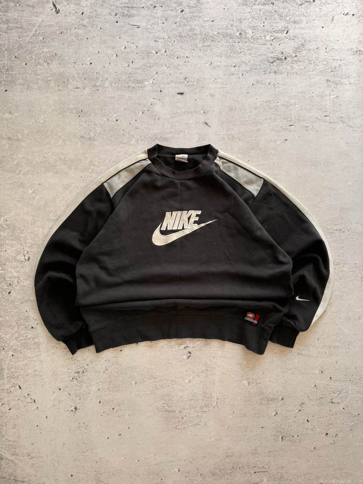 Nike × Vintage NIKE VINTAGE CENTER LOGO OVERSIZE BOXY SWEATSHIRT Size US L / EU 52-54 / 3 - 1 Thumbnail
