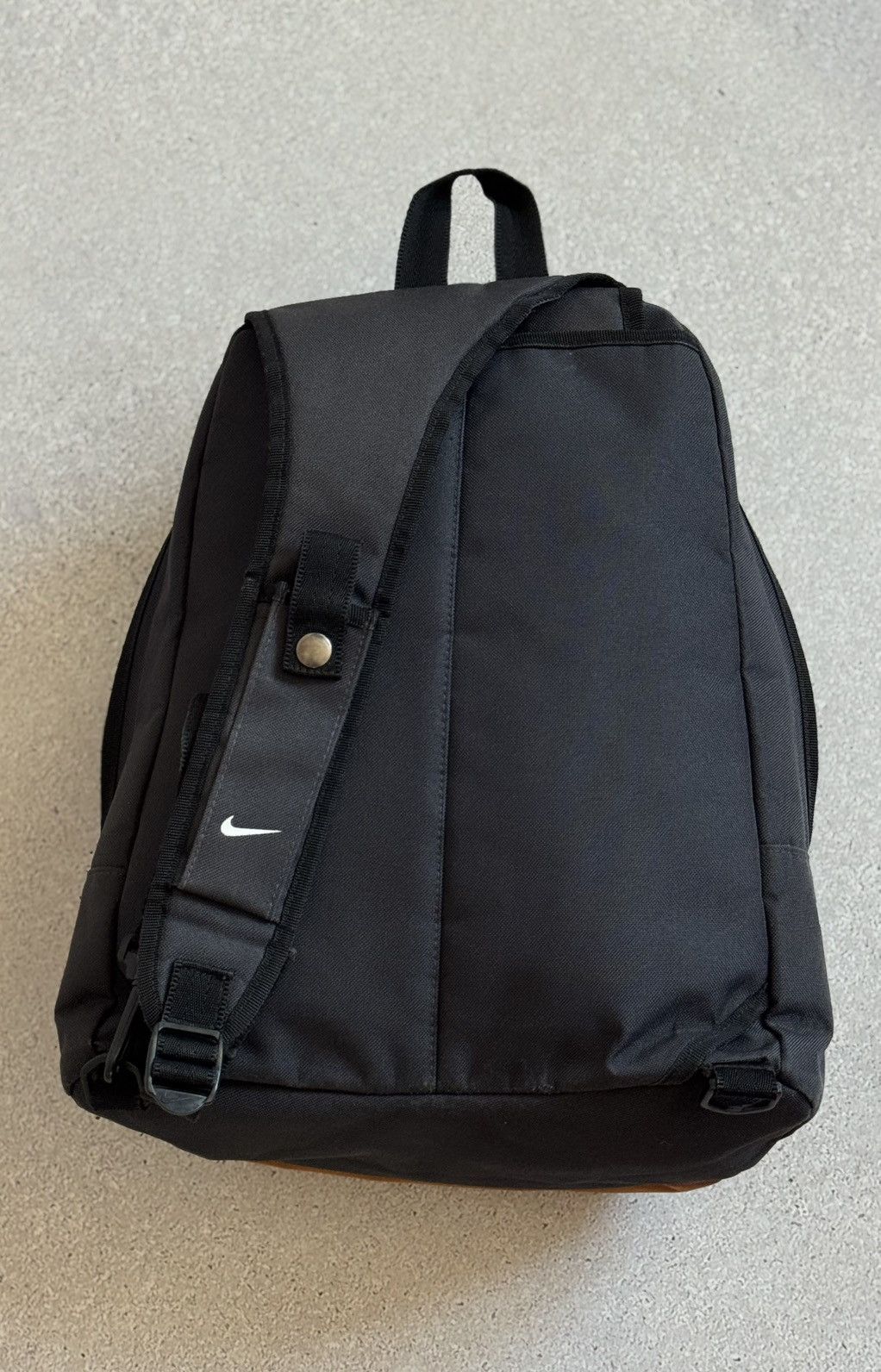 Nike 90s Nike Vintage Backpack Sling Bag Gorpcore Mini Swoosh Size ONE SIZE - 11 Thumbnail