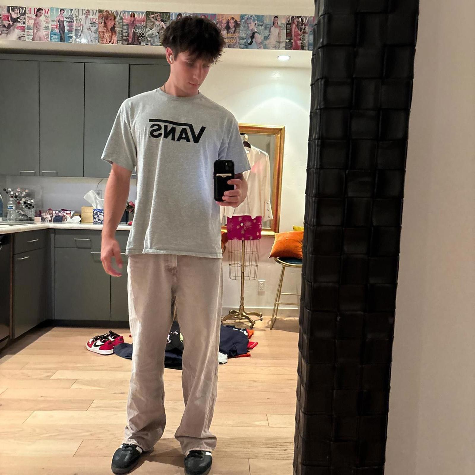 Vans Classic Grey Vans Logo Tee Size US XL / EU 56 / 4 - 1 Thumbnail