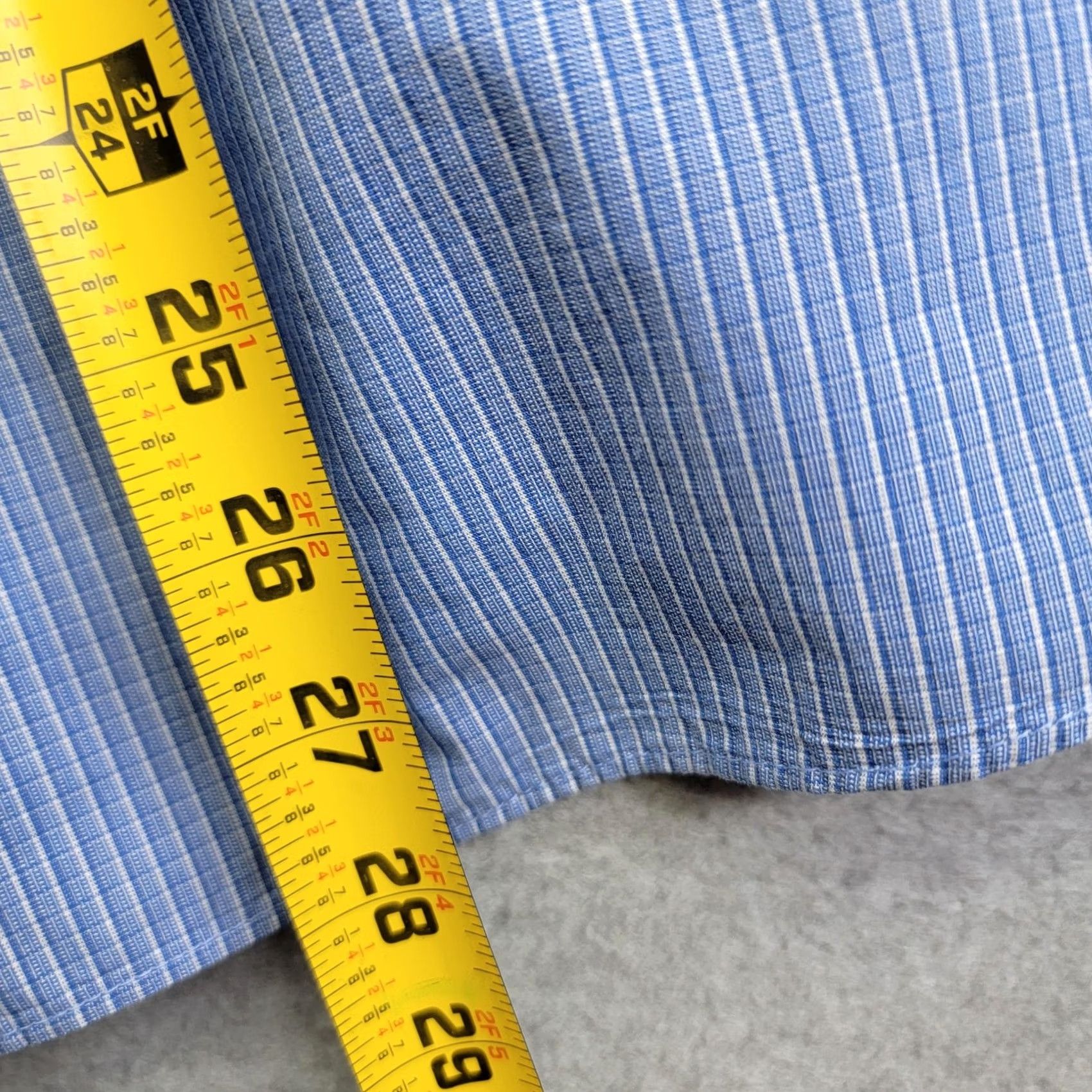 Van Heusen Van Heusen Shirt Mens XL Blue Broadcloth Button Front Wrinkle Free Regular Fit Size US XL / EU 56 / 4 - 7 Thumbnail