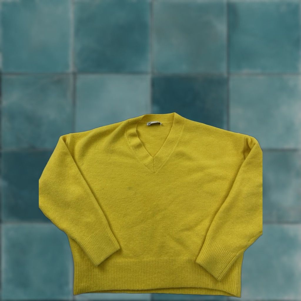 Zara Zara Sweater Womens Large Yellow V-Neck Pullover Wool Acrylic Polyester Wool Blend Size L / US 10 / IT 46 - 1 Thumbnail