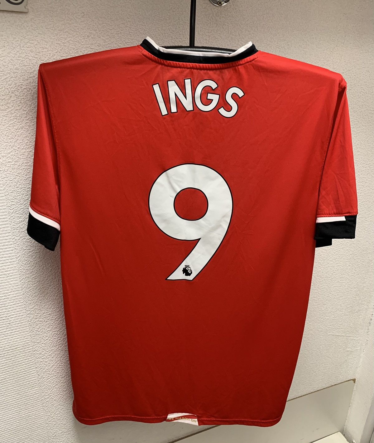 Under Armour Ings 9 Southampton under armour Xl size soccer jersey Size US XL / EU 56 / 4 - 1 Thumbnail