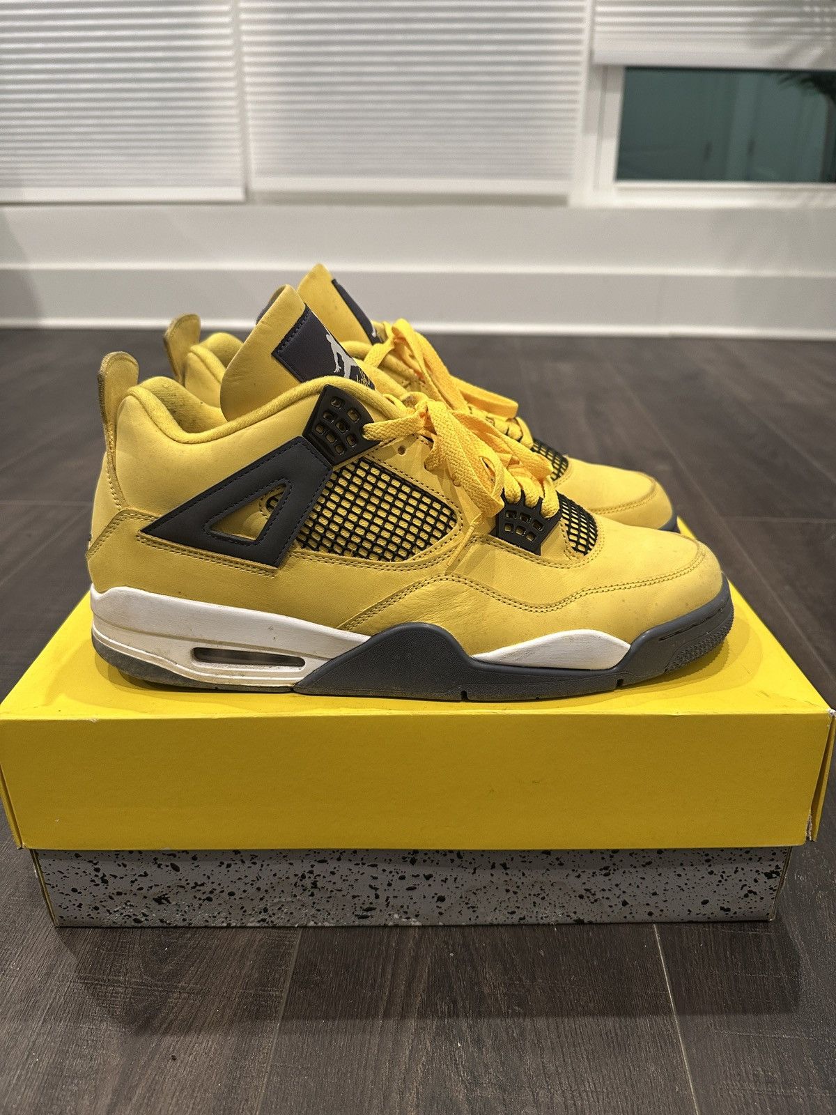 Jordan Brand AIR JORDAN 4 LIGHTING Size US 13 / EU 46 - 3 Thumbnail