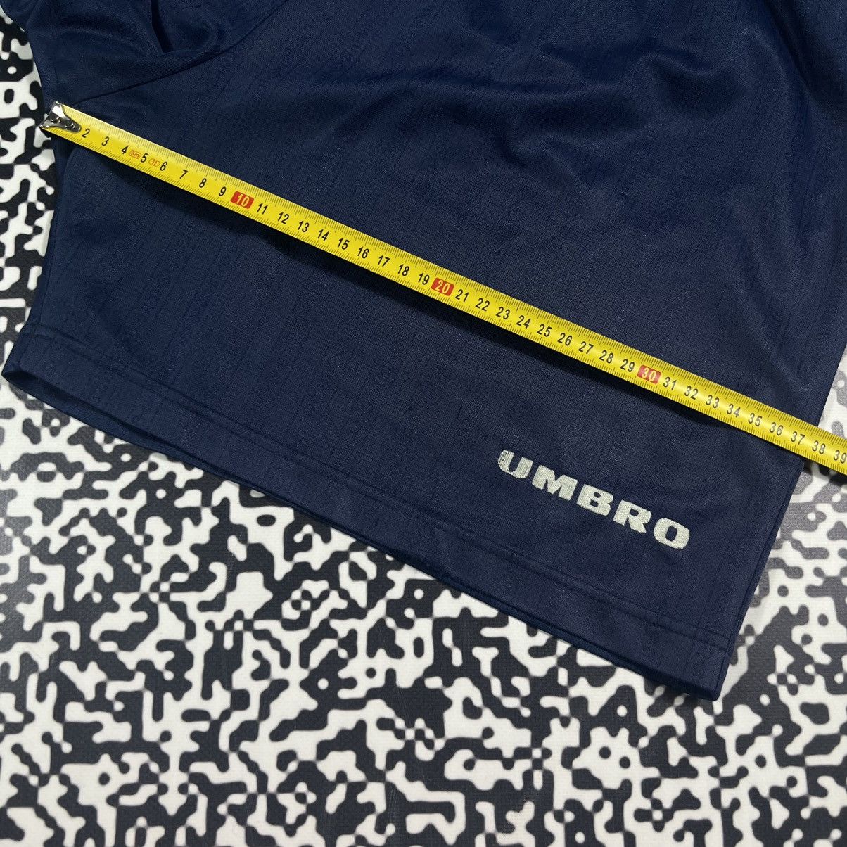 Umbro Vintage 90s Umbro Monogram Casual Sport Retro Shorts Size US 36 / EU 52 - 14 Thumbnail