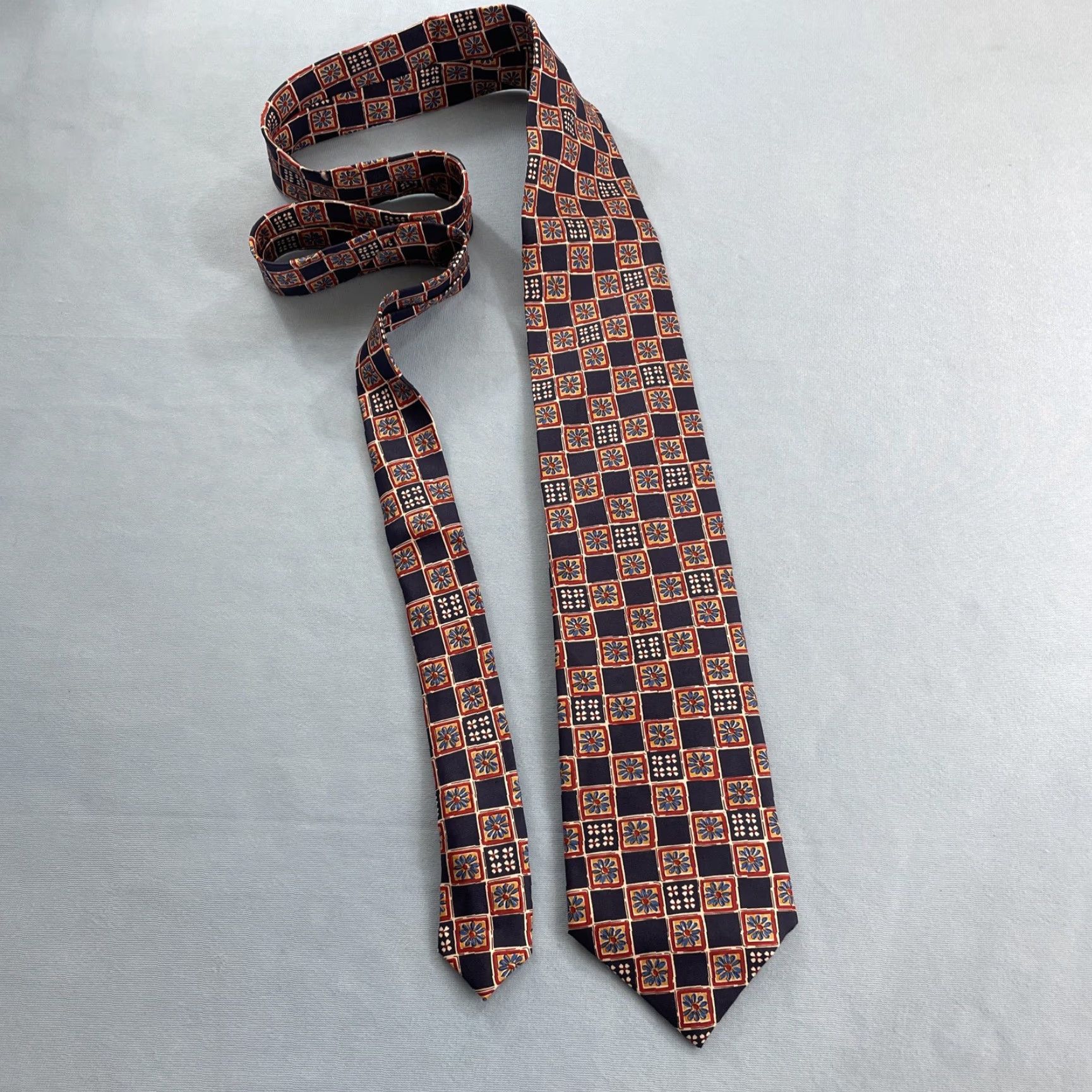Vintage VINTAGE Frederick Theak Silk Tie England Navy Red Orange Macclesfield Neat Floral 3.7x57 Micro Print Foulard Business Wedding Church Neck Tie Mens Size ONE SIZE - 7 Thumbnail