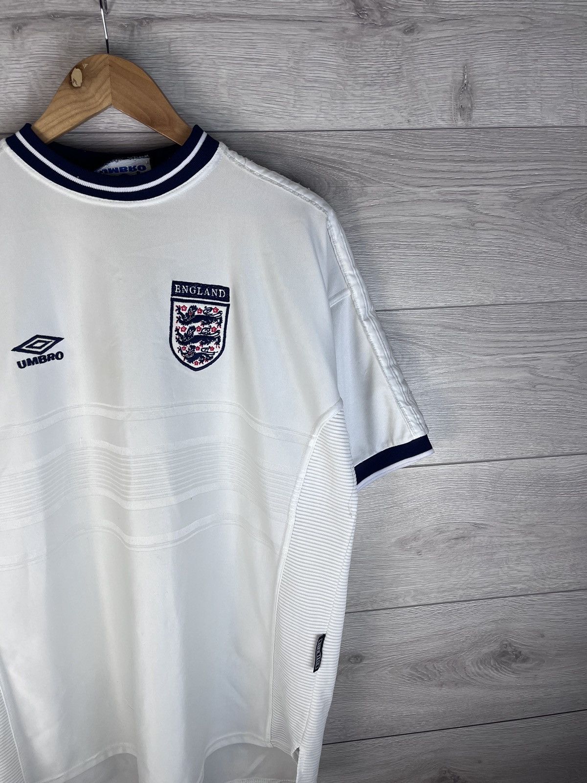 Umbro Vintage men’s soccer t-shirt Umbro England size L UEFА Size US L / EU 52-54 / 3 - 3 Thumbnail