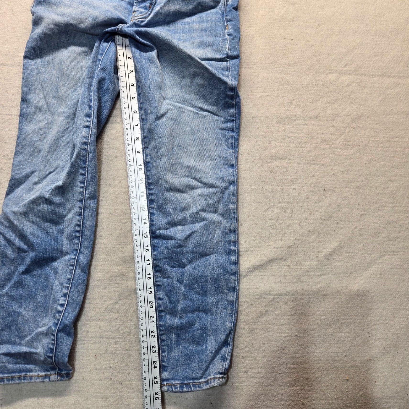 Old Navy VINTAGE Old Navy Jeans Blue Distressed Straight Adult Regular 0 Regular 27in Inseam 5-Pocket Denim Women’s Jeans 2000s? Size 25" / US 0 / IT 36 - 7 Thumbnail